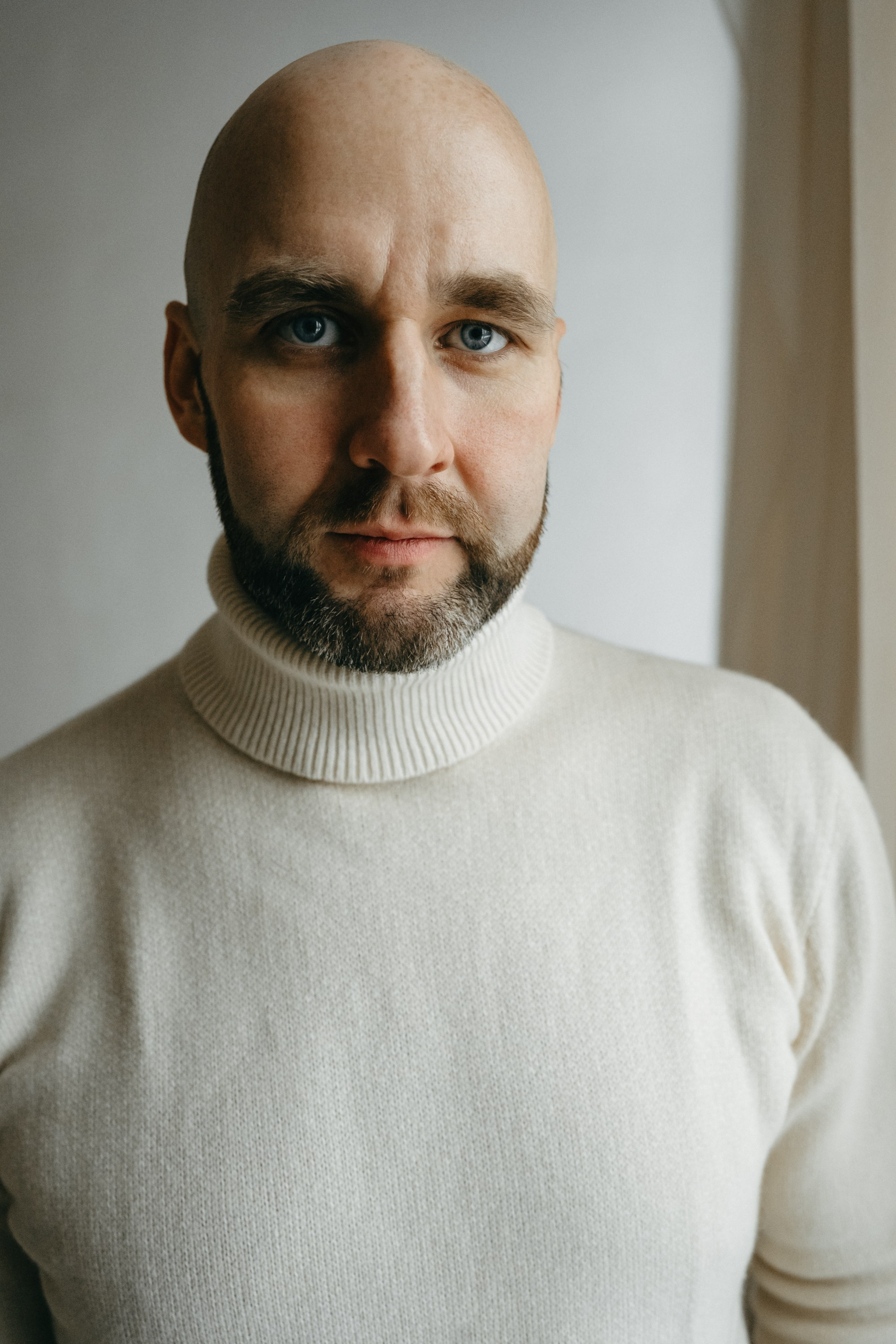 Роман. Фотограф Яна Савина