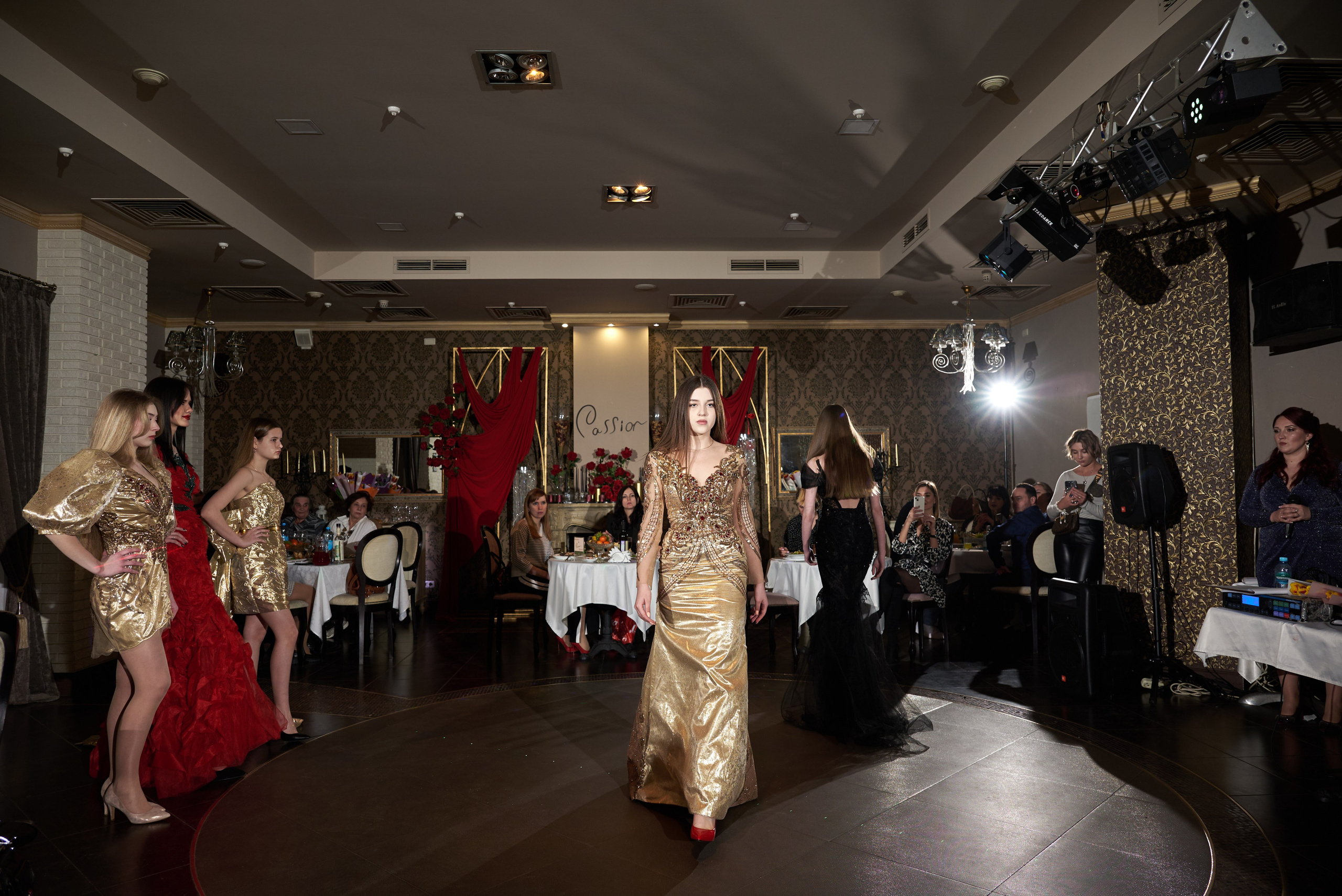 Фотограф на мероприятие, банкет, торжество, репортаж Старый Оскол. Профессиональный фотограф Старый Оскол, Губкин — свадьба, венчание, крещение, юбилей и день рождения