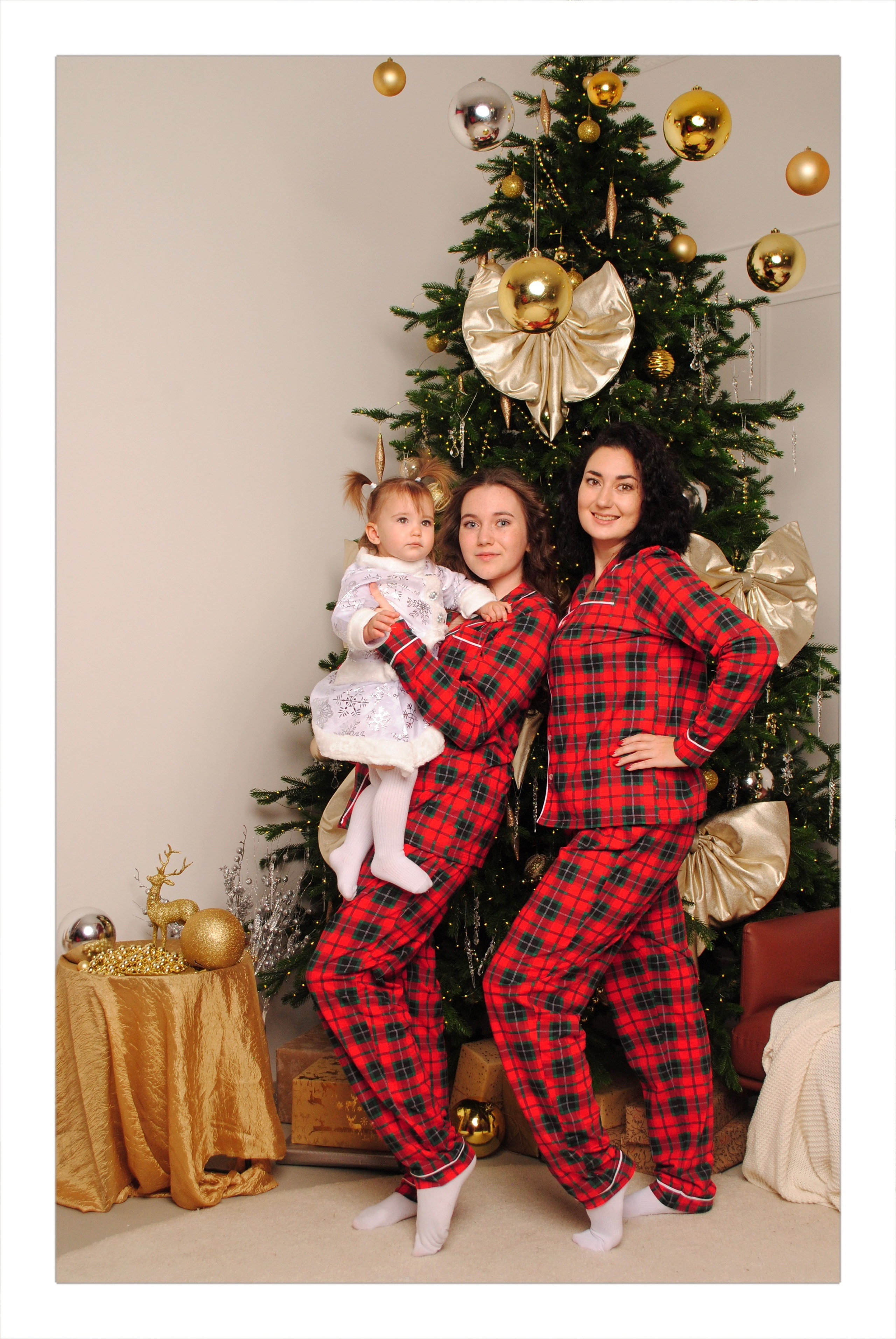 Анастасия и дочери. Фотограф Мария Мусаелян