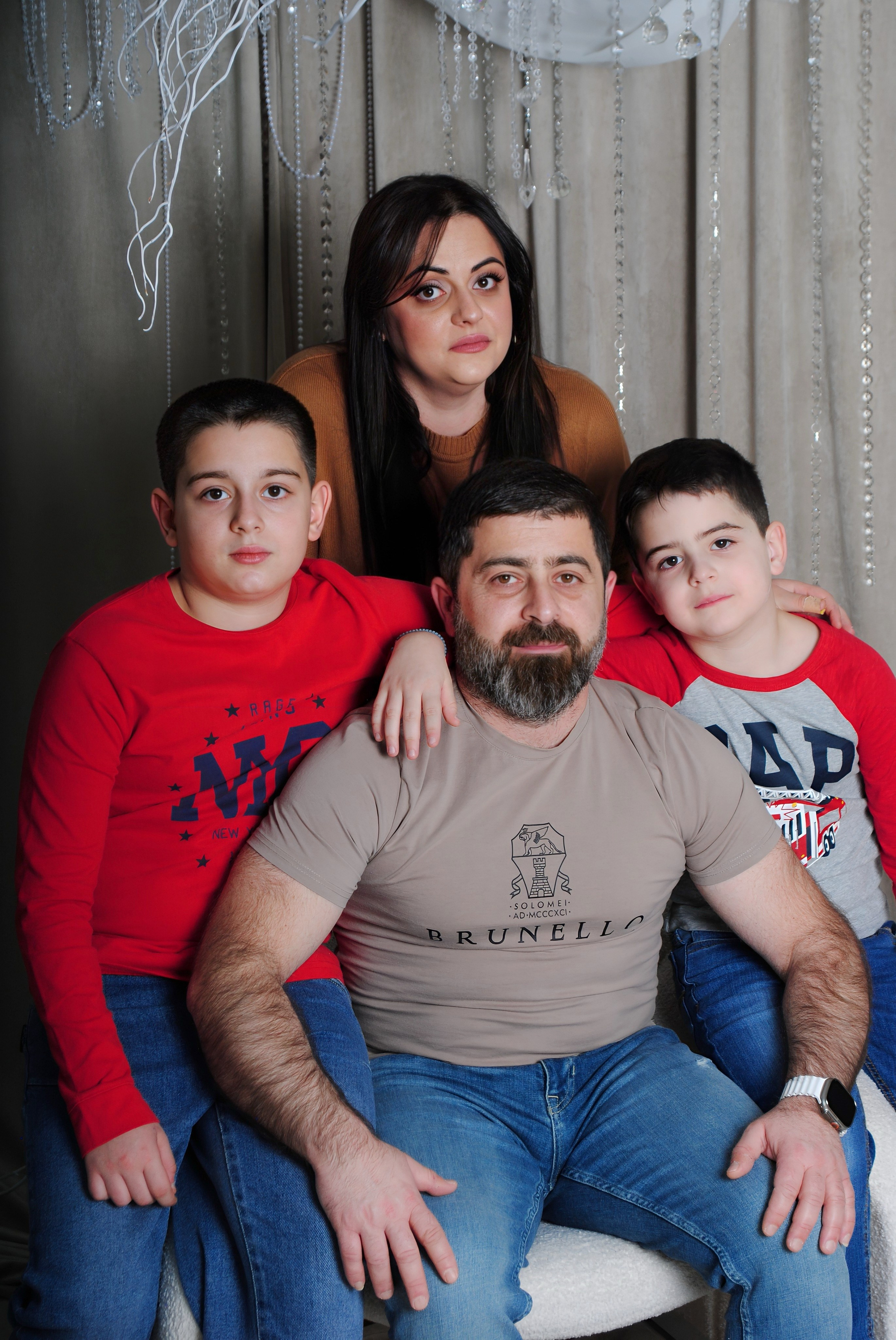 Мария и семья. Фотограф Мария Мусаелян