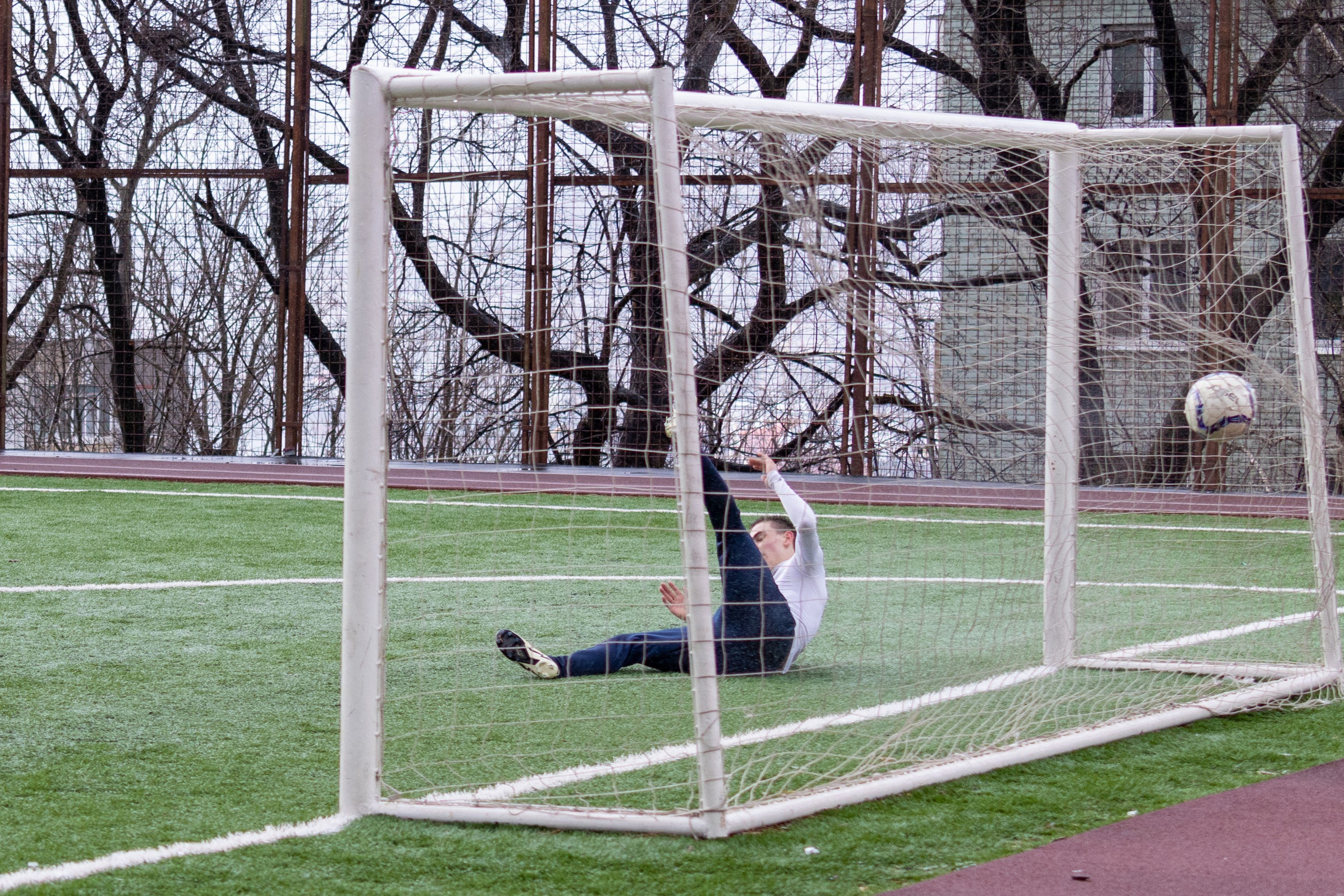 Товарищеский матч по футболу между ФК «Молодая Гвардия» и ФК «Культура». Олег Катакинов| Репортажный фотограф в городе у моря (Владивосток)