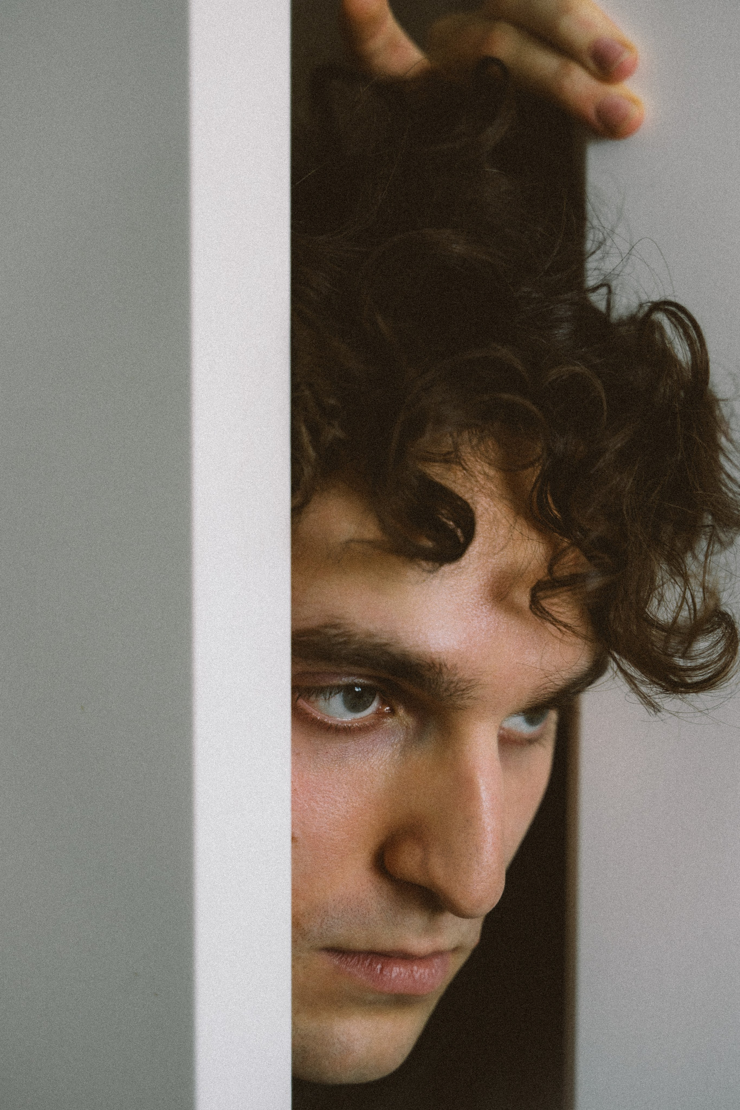 Зорко одно лишь сердце. Главная