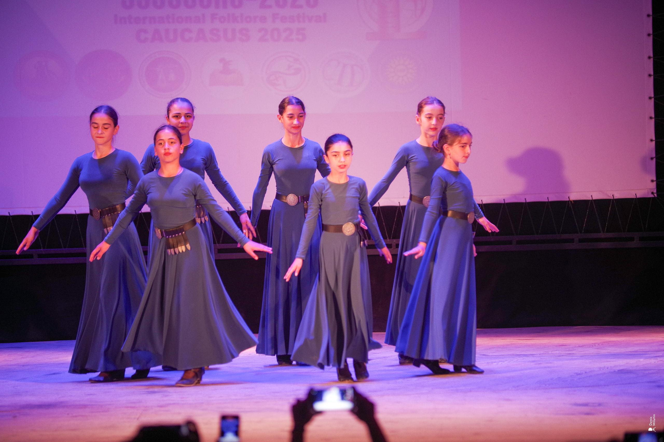 Танцы в прекрасном Они. Портретный фотограф Денис Милютин