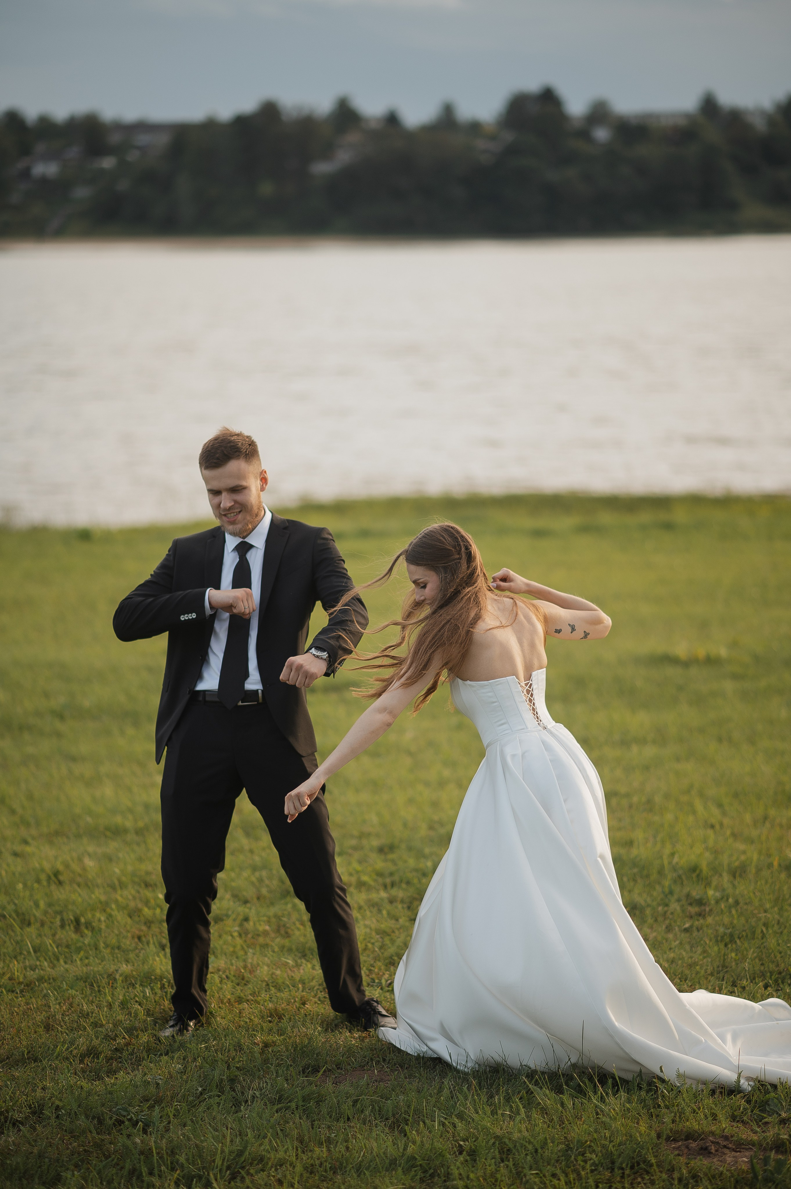 Свадьба на берегу Волги. Свадебный фотограф в Ярославле Денис Медоваров