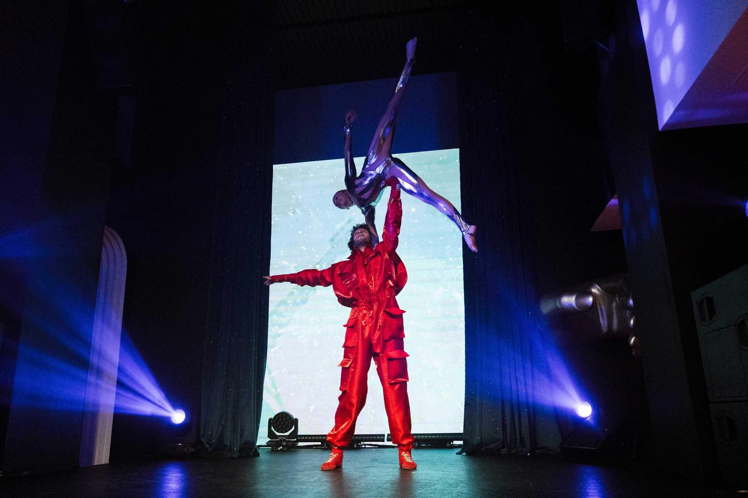 12 сентября (пятница) Премьера шоу-программы «Русские сезоны». BENUAR Restaurant