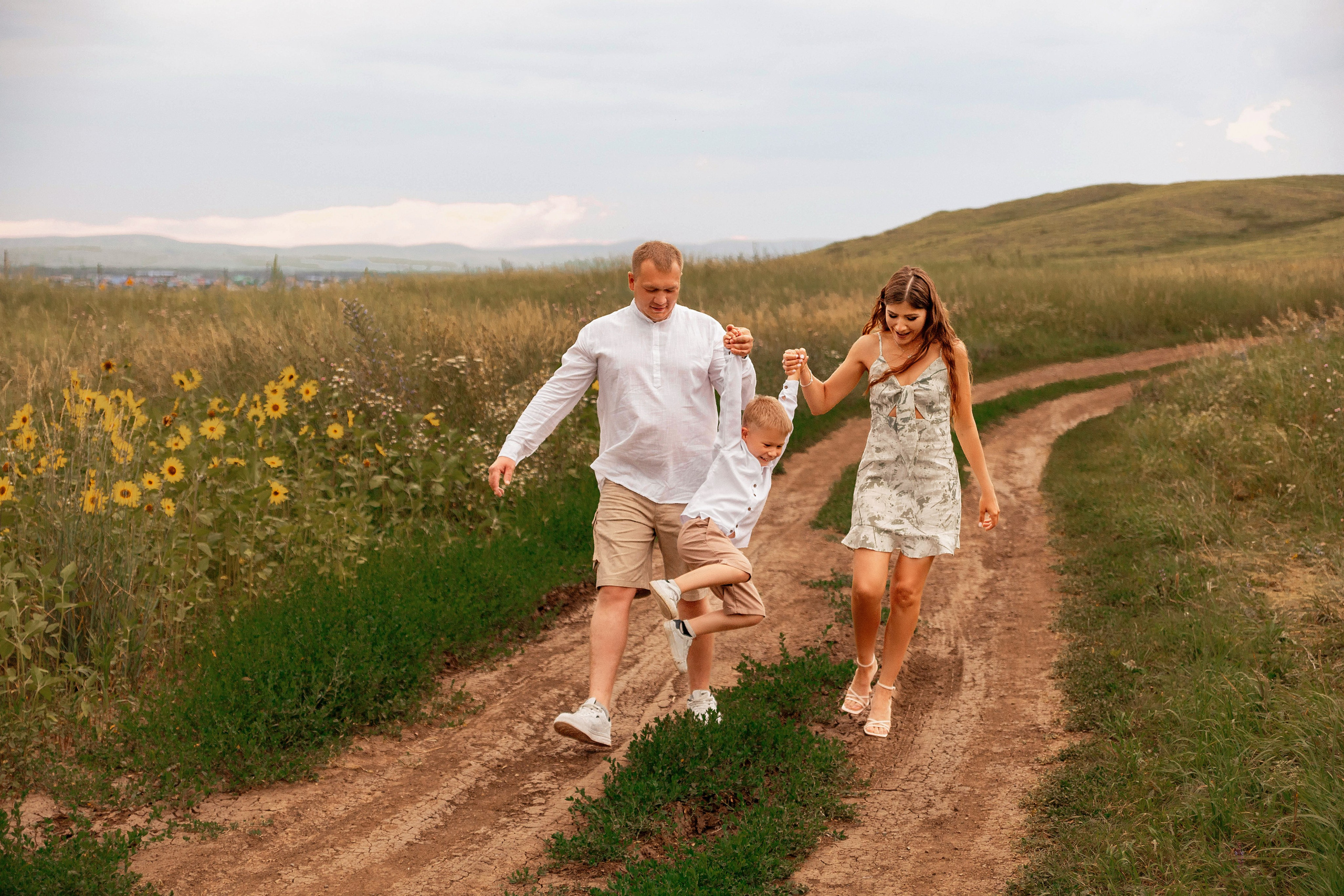 Эльвина.Фотосессия перед дождем. Фотограф Мурманск Лилия Маер