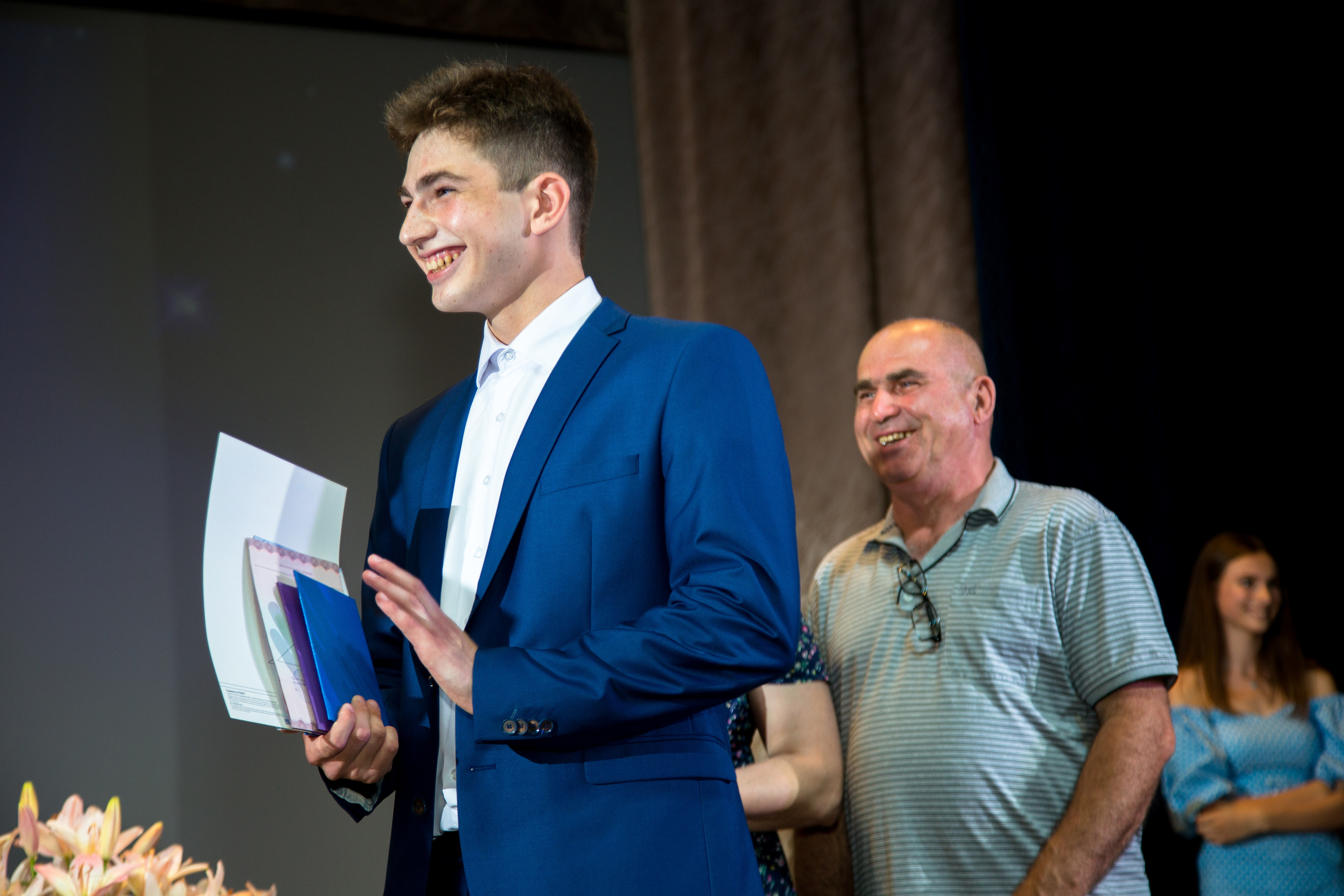 Вручение дипломов МОУ СОШ № 4 Маркс. Выпускные альбомы Саратов Энгельс фотограф Титова Ирина