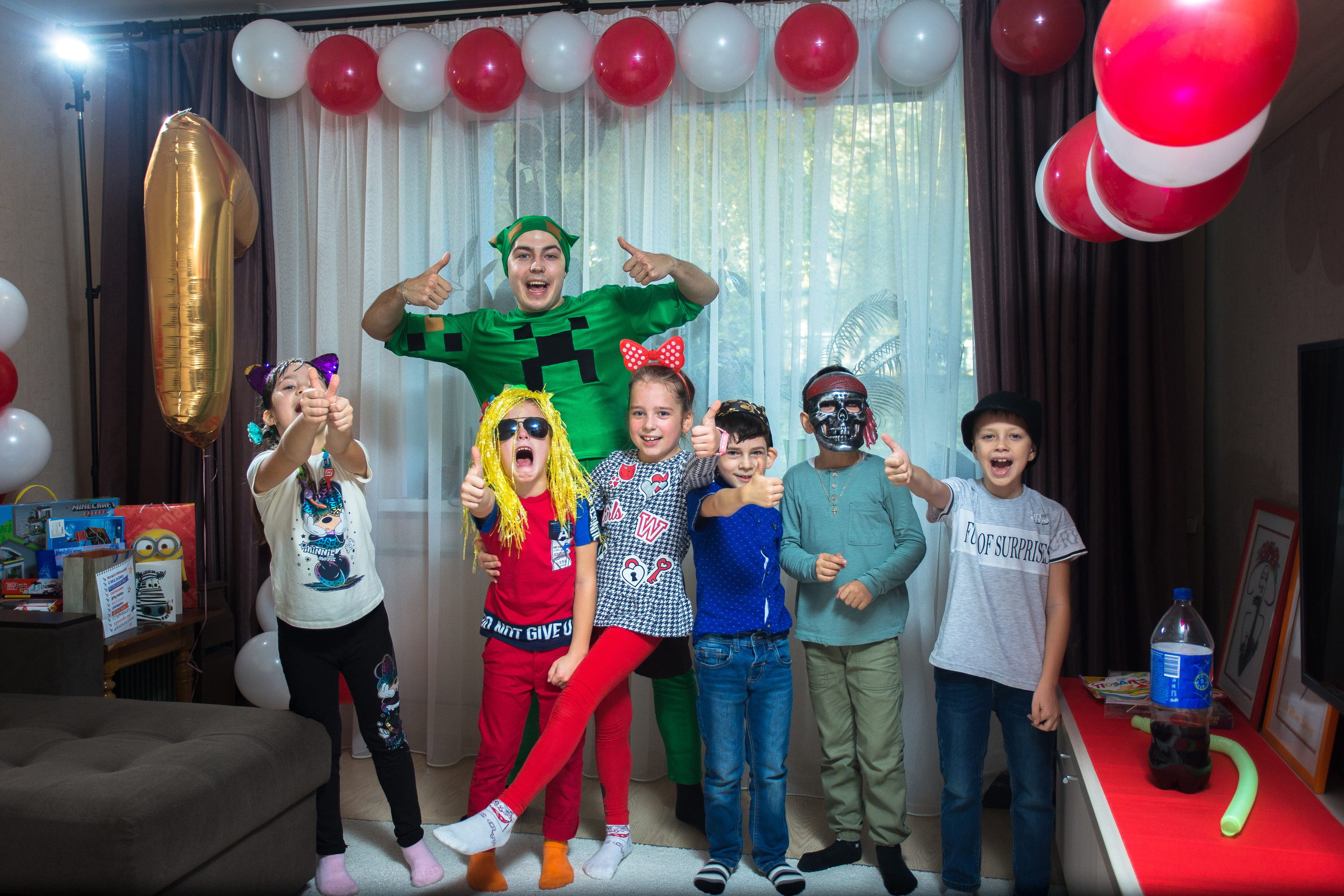 День рождения дома. Выпускные альбомы Саратов Энгельс фотограф Титова Ирина