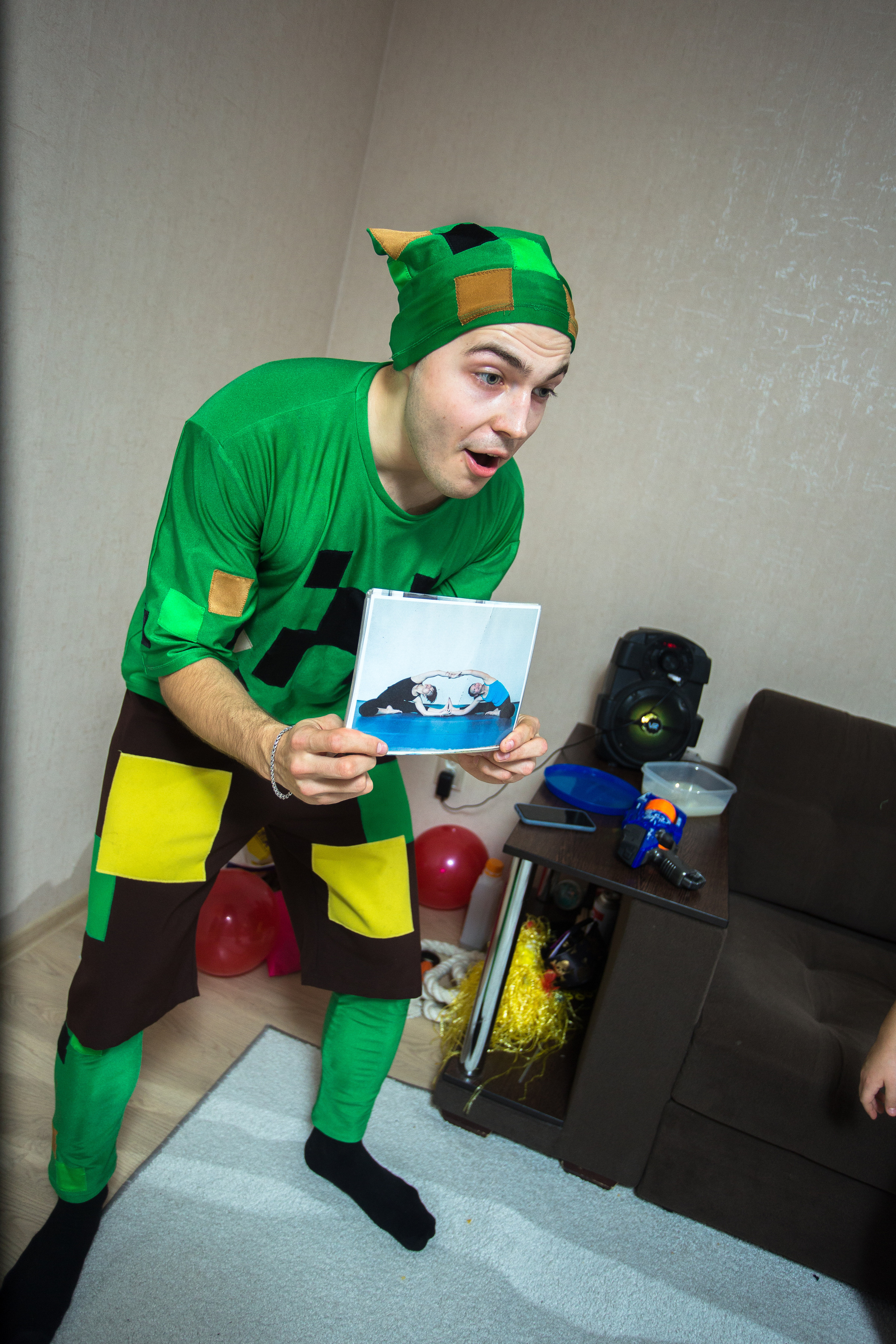 День рождения дома. Выпускные альбомы Саратов Энгельс фотограф Титова Ирина