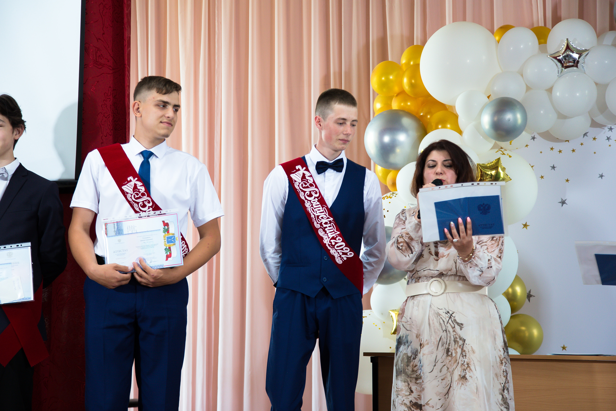 Вручение дипломов МОУ СОШ № 52. Выпускные альбомы Саратов Энгельс фотограф Титова Ирина