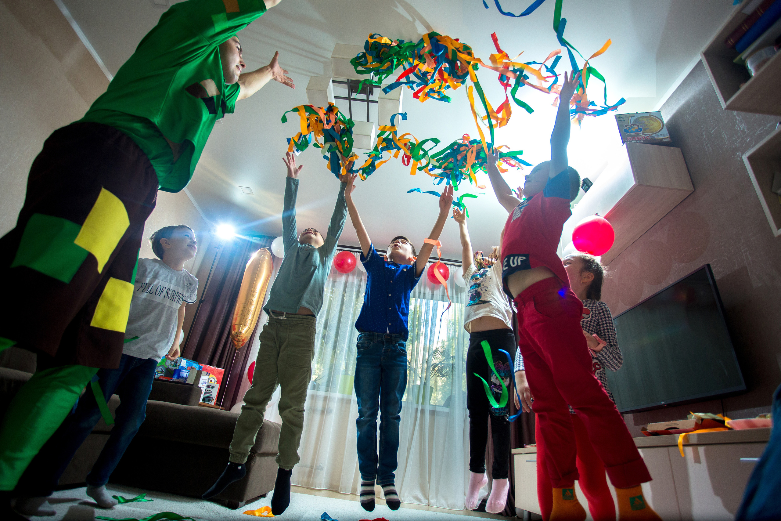 День рождения дома. Выпускные альбомы Саратов Энгельс фотограф Титова Ирина