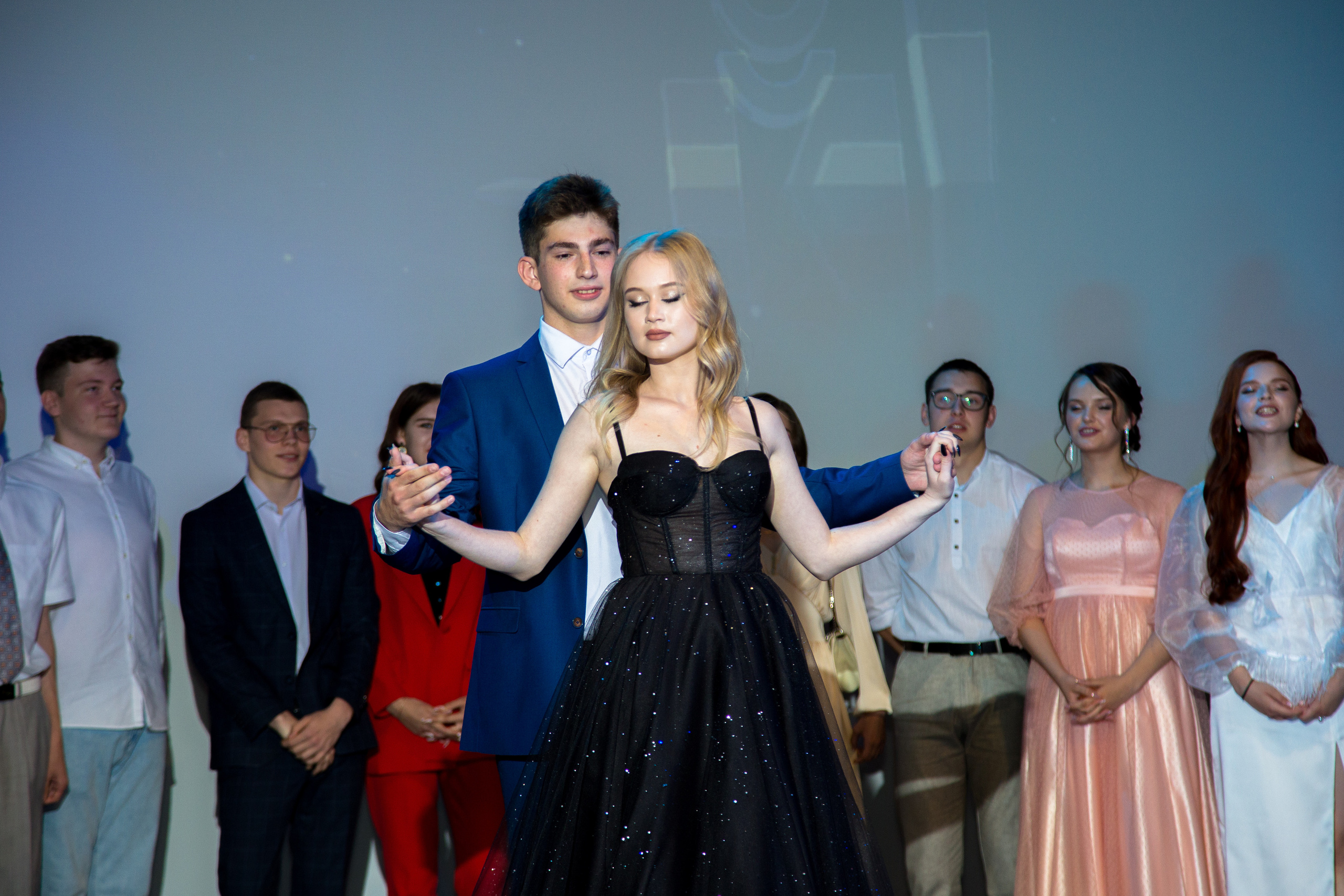 Вручение дипломов МОУ СОШ № 4 Маркс. Выпускные альбомы Саратов Энгельс фотограф Титова Ирина