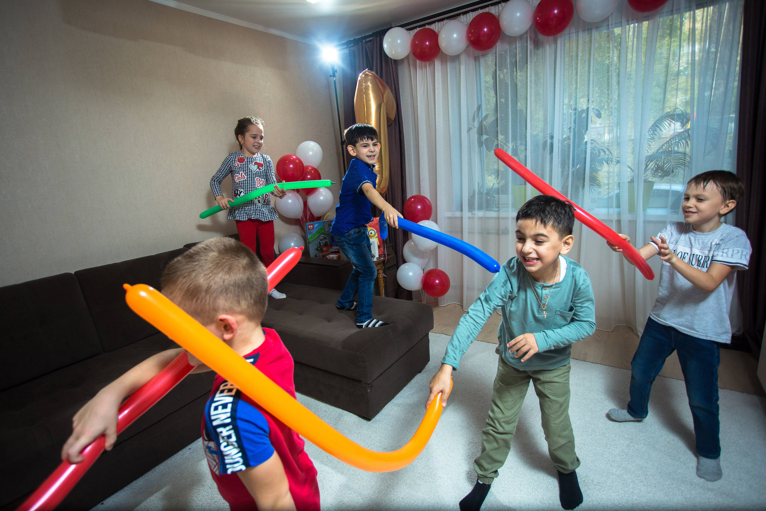 День рождения дома. Выпускные альбомы Саратов Энгельс фотограф Титова Ирина
