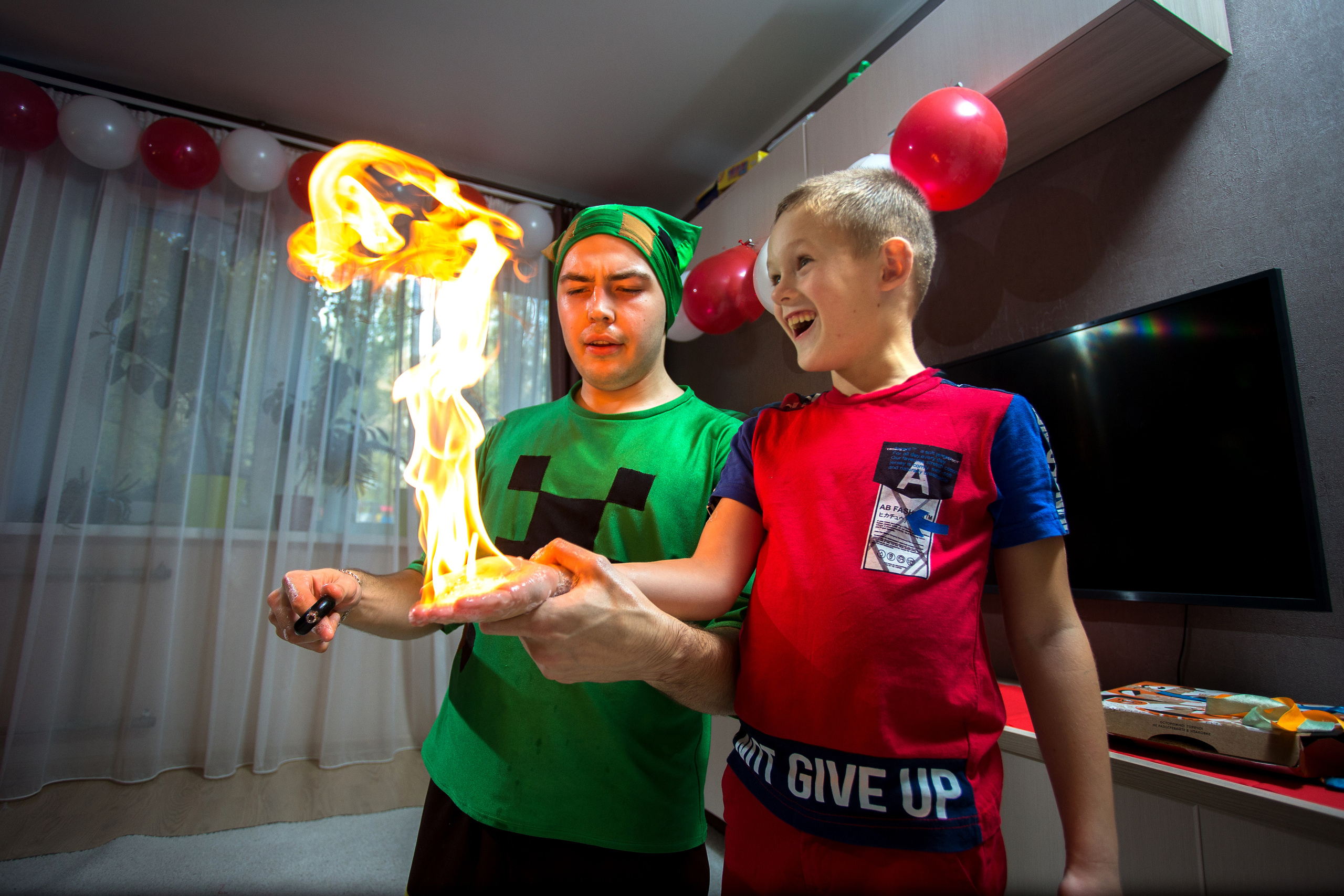 День рождения дома. Выпускные альбомы Саратов Энгельс фотограф Титова Ирина
