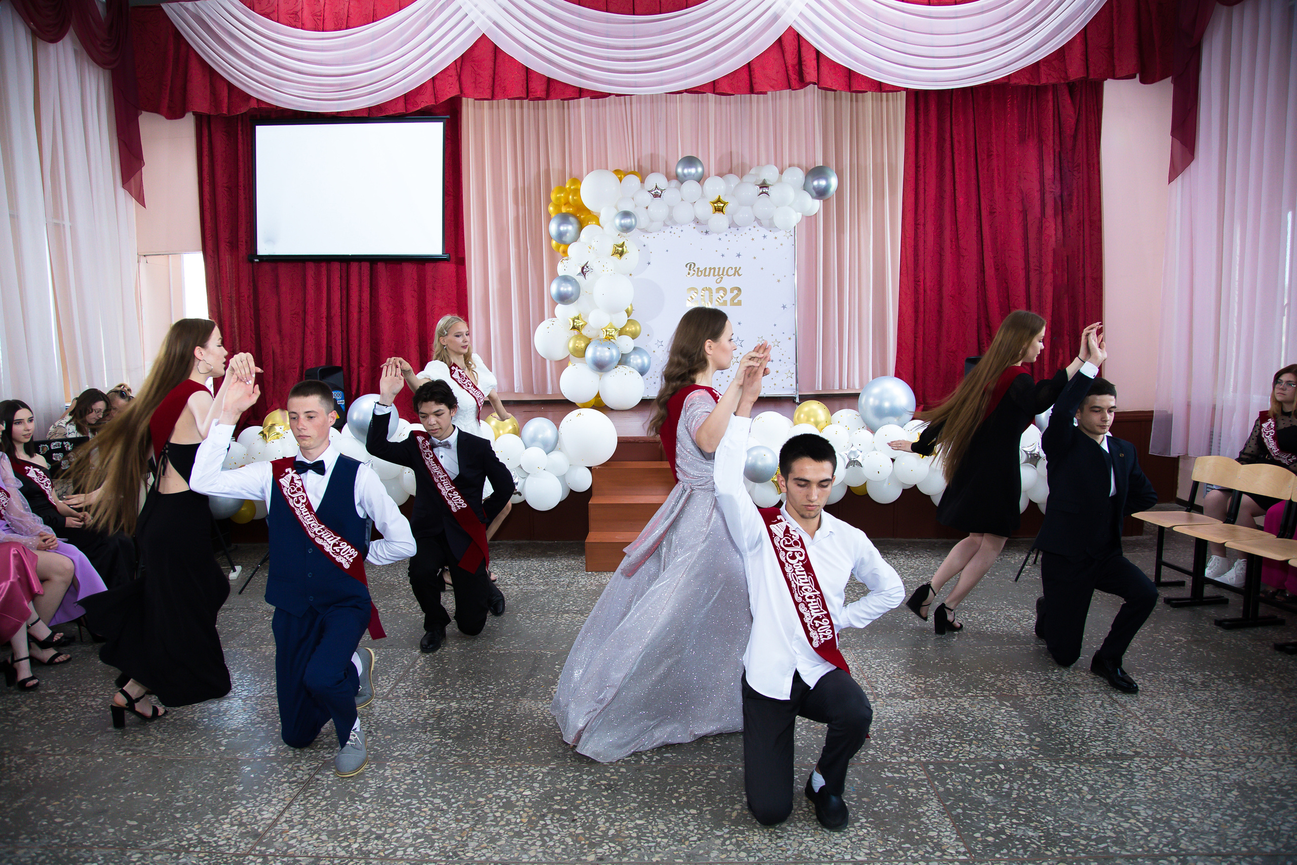 Вручение дипломов МОУ СОШ № 52. Выпускные альбомы Саратов Энгельс фотограф Титова Ирина