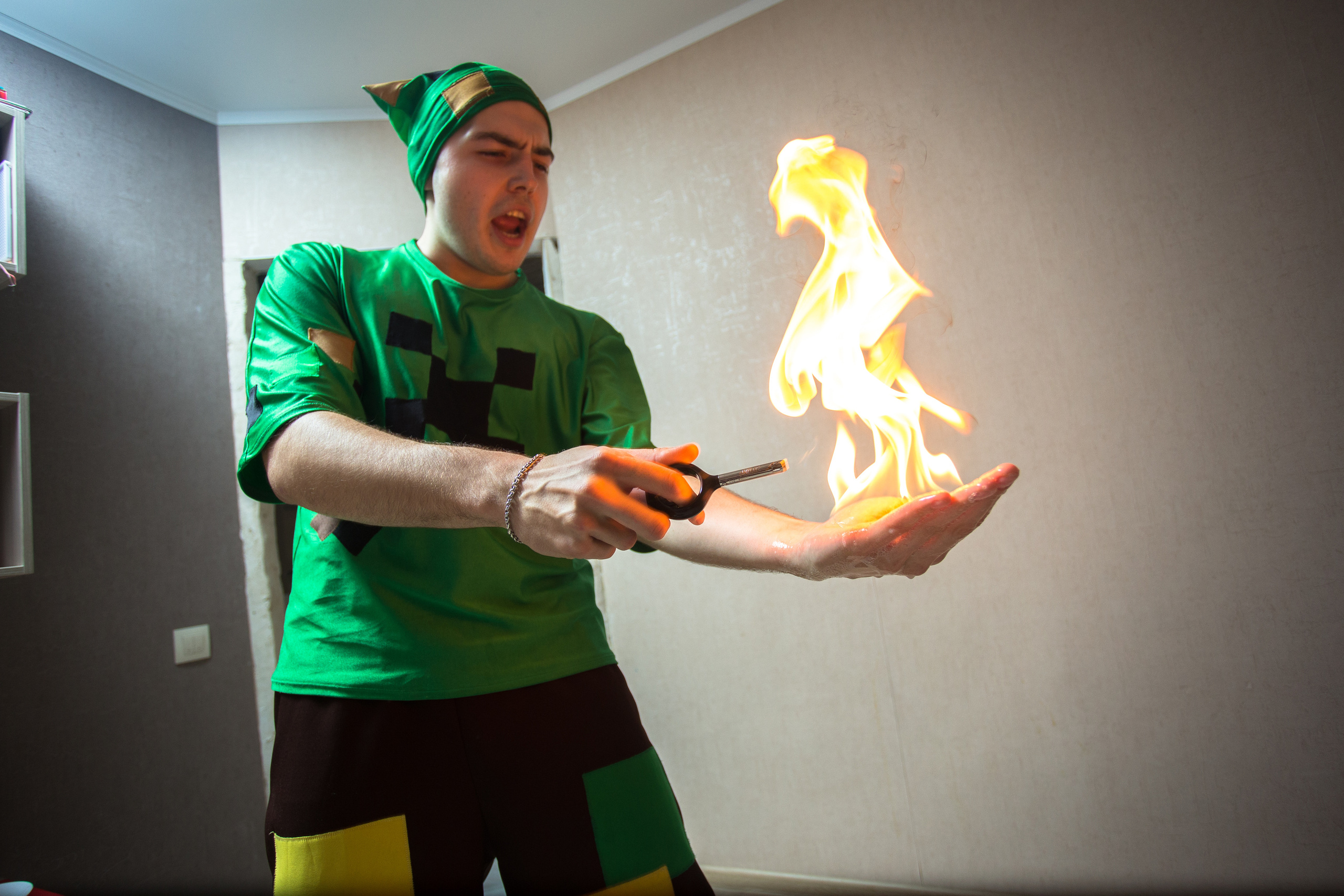 День рождения дома. Выпускные альбомы Саратов Энгельс фотограф Титова Ирина