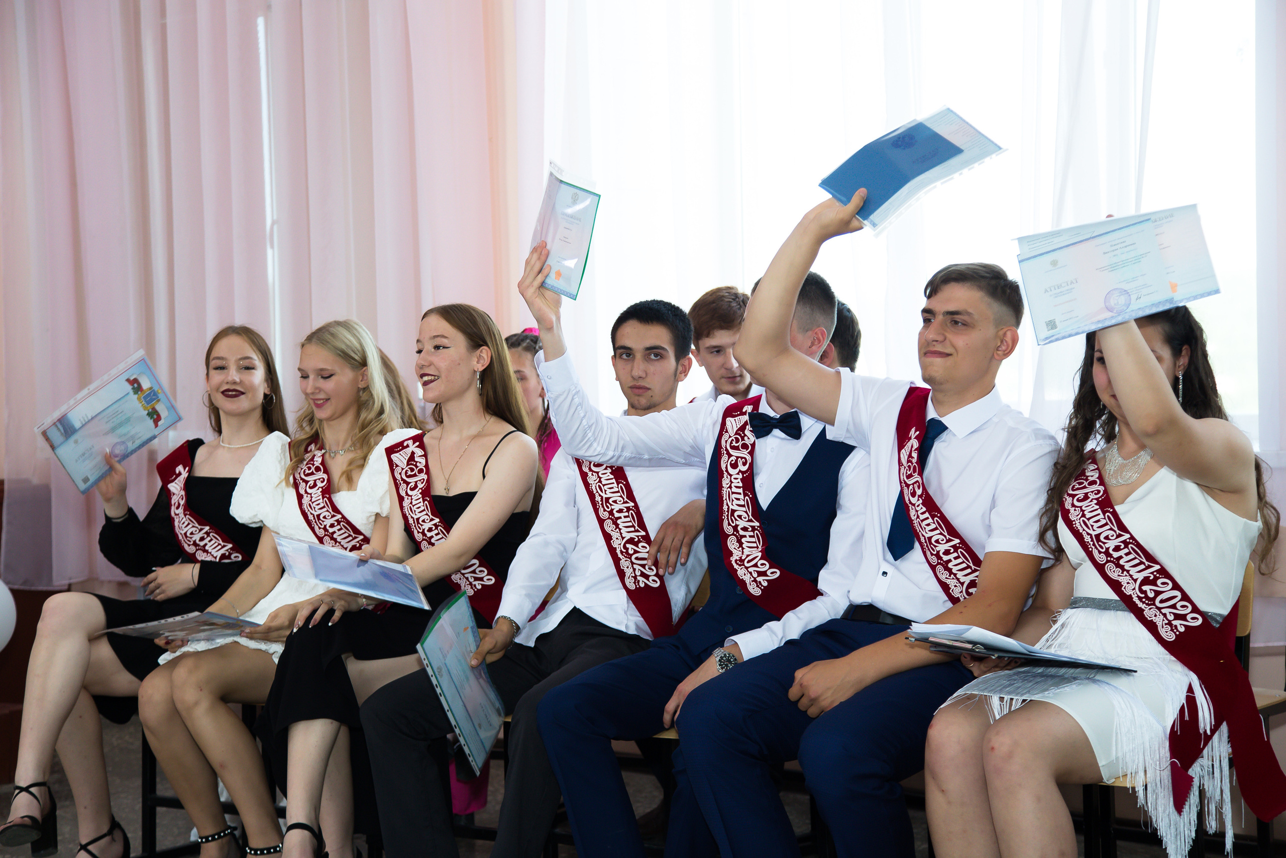 Вручение дипломов МОУ СОШ № 52. Выпускные альбомы Саратов Энгельс фотограф Титова Ирина