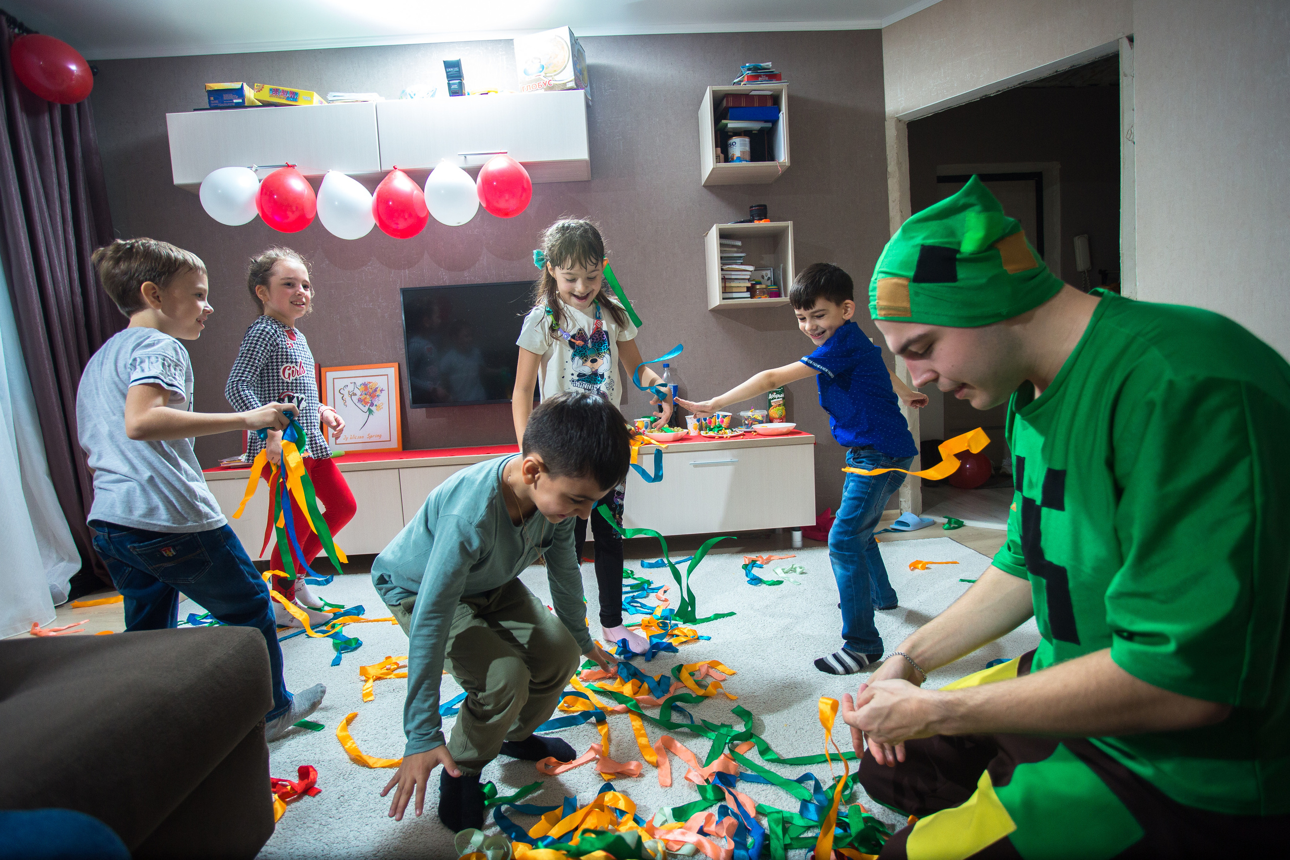 День рождения дома. Выпускные альбомы Саратов Энгельс фотограф Титова Ирина