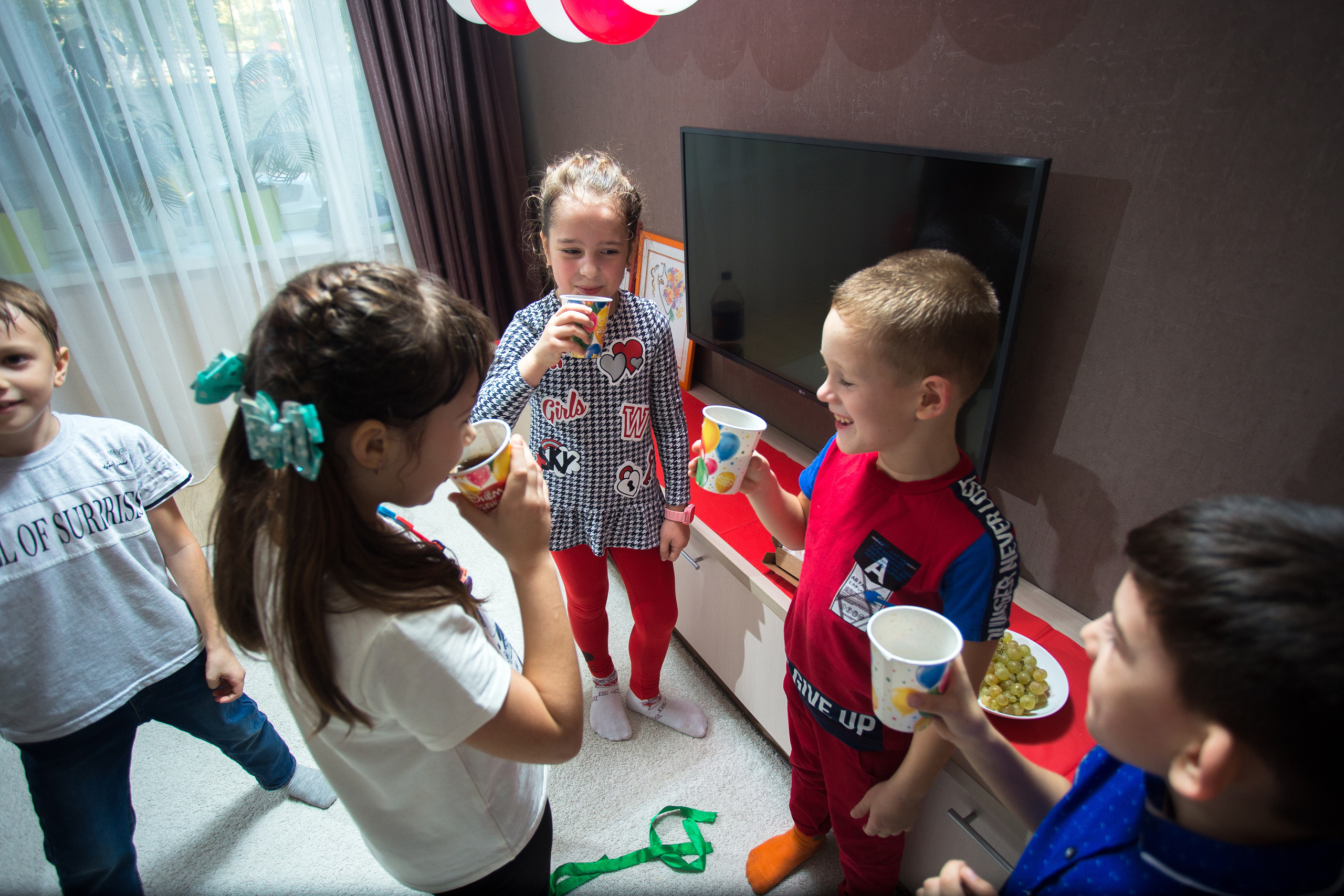 День рождения дома. Выпускные альбомы Саратов Энгельс фотограф Титова Ирина