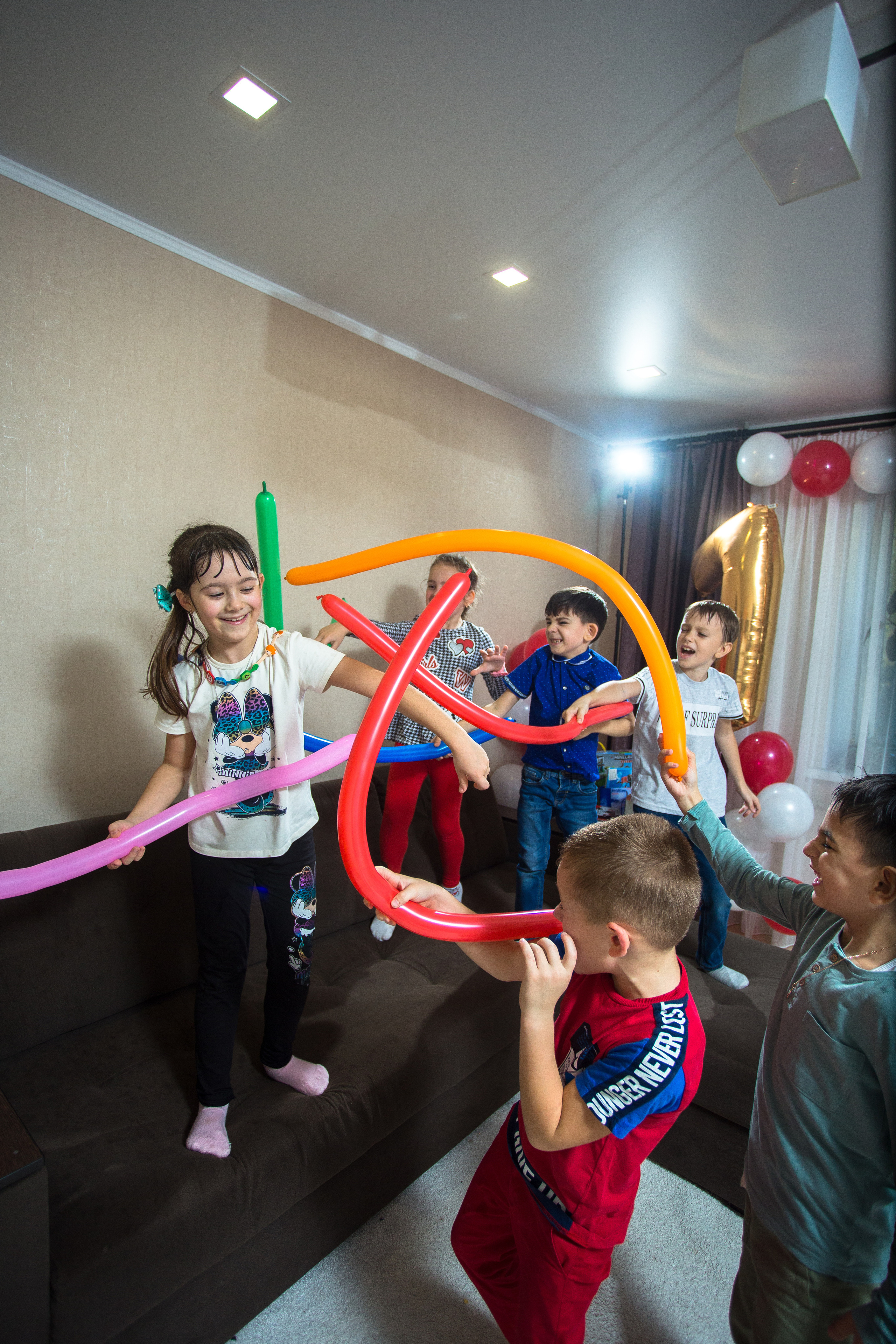 День рождения дома. Выпускные альбомы Саратов Энгельс фотограф Титова Ирина