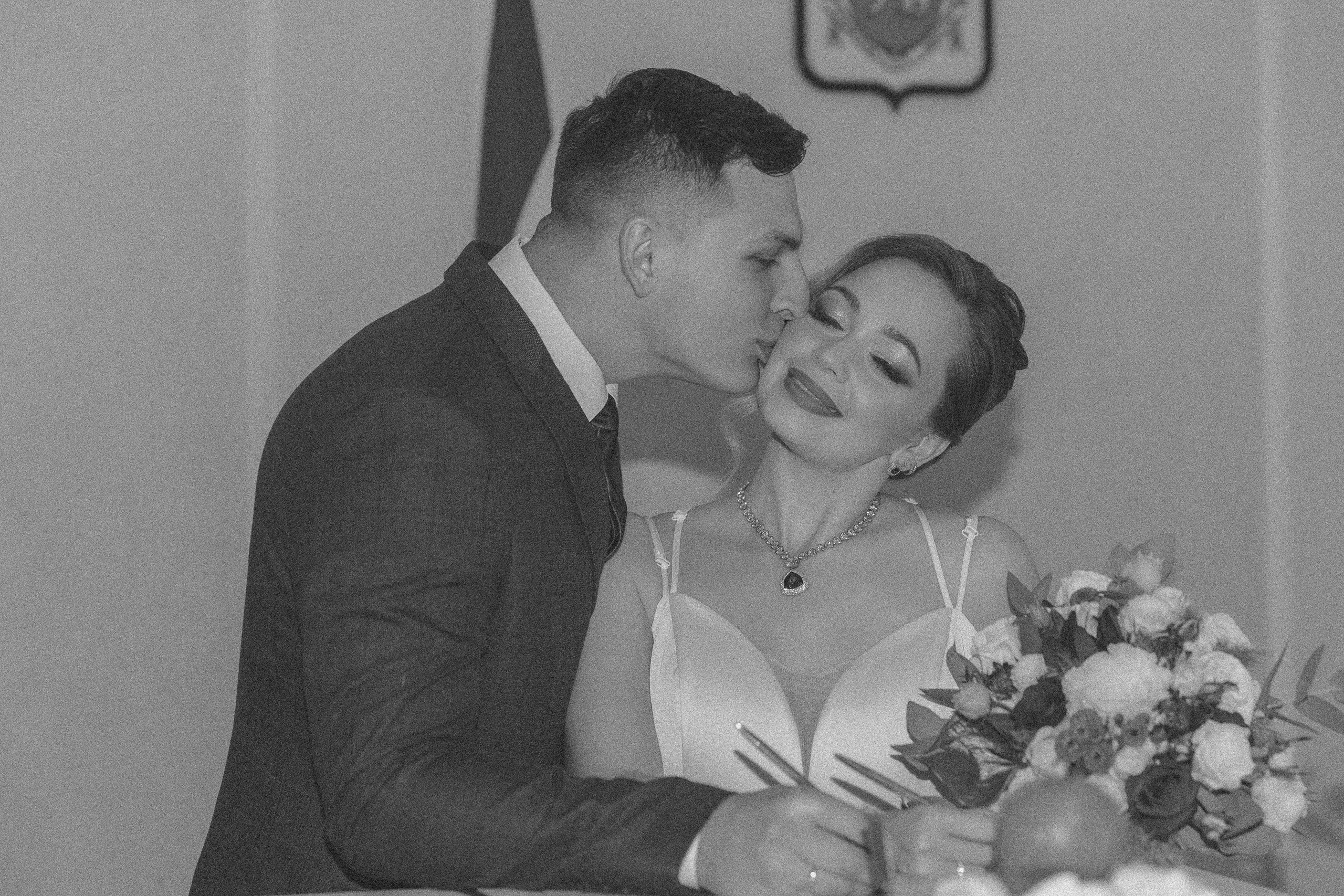 ''Волга — корабль любви''. Свадебный видеограф в Крыму Алина Мироманова