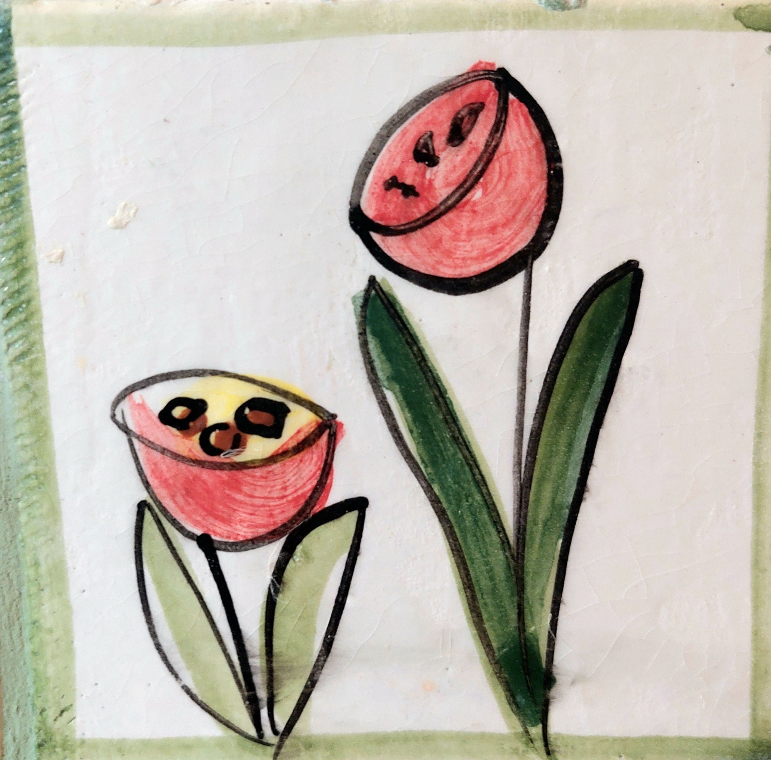 Много плиток-цветочков. Керамика с историей. Елена Рогалёва