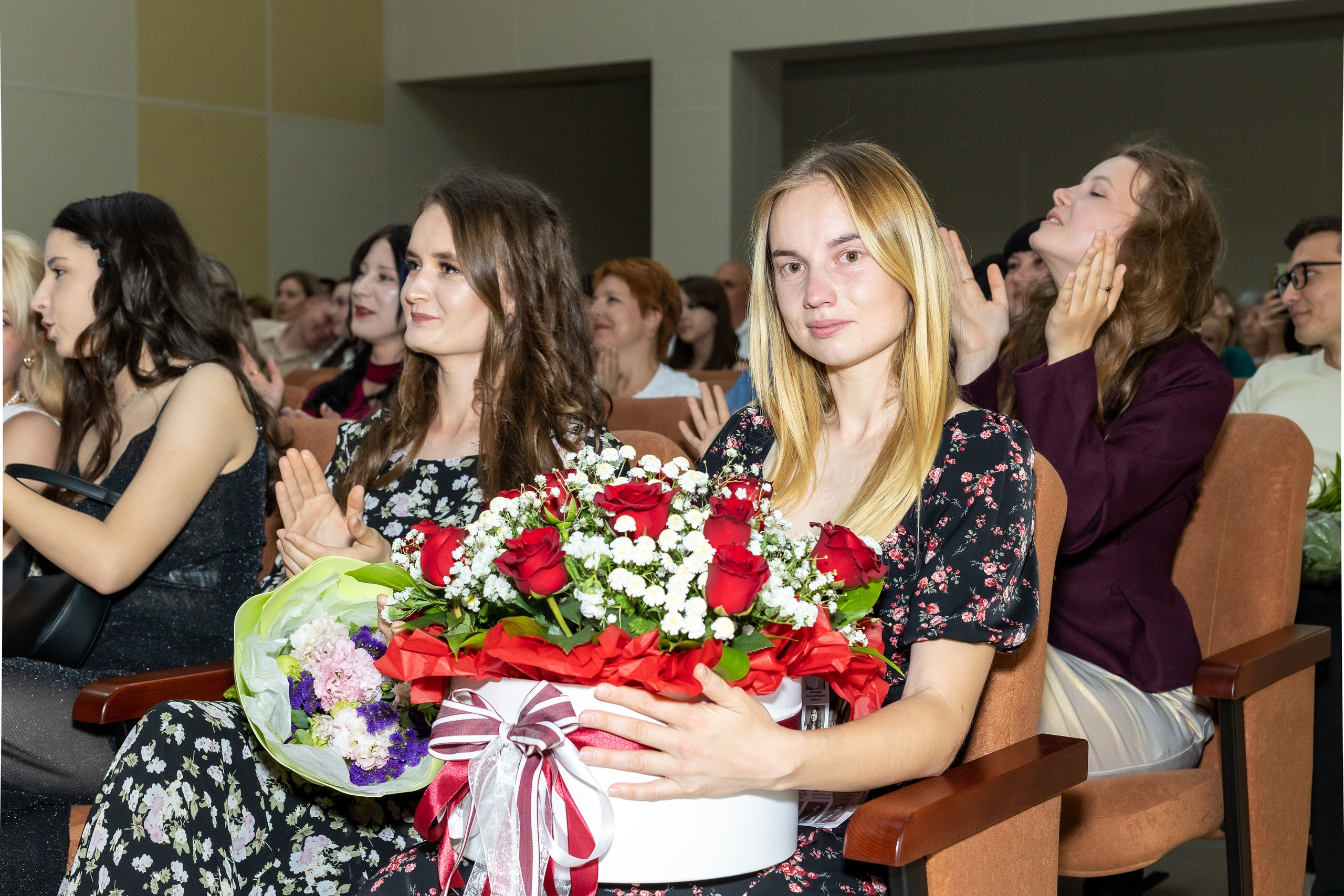 Вручение аттестата 2025. Выпускные альбомы Майкоп, Краснодар Елена Золотарева