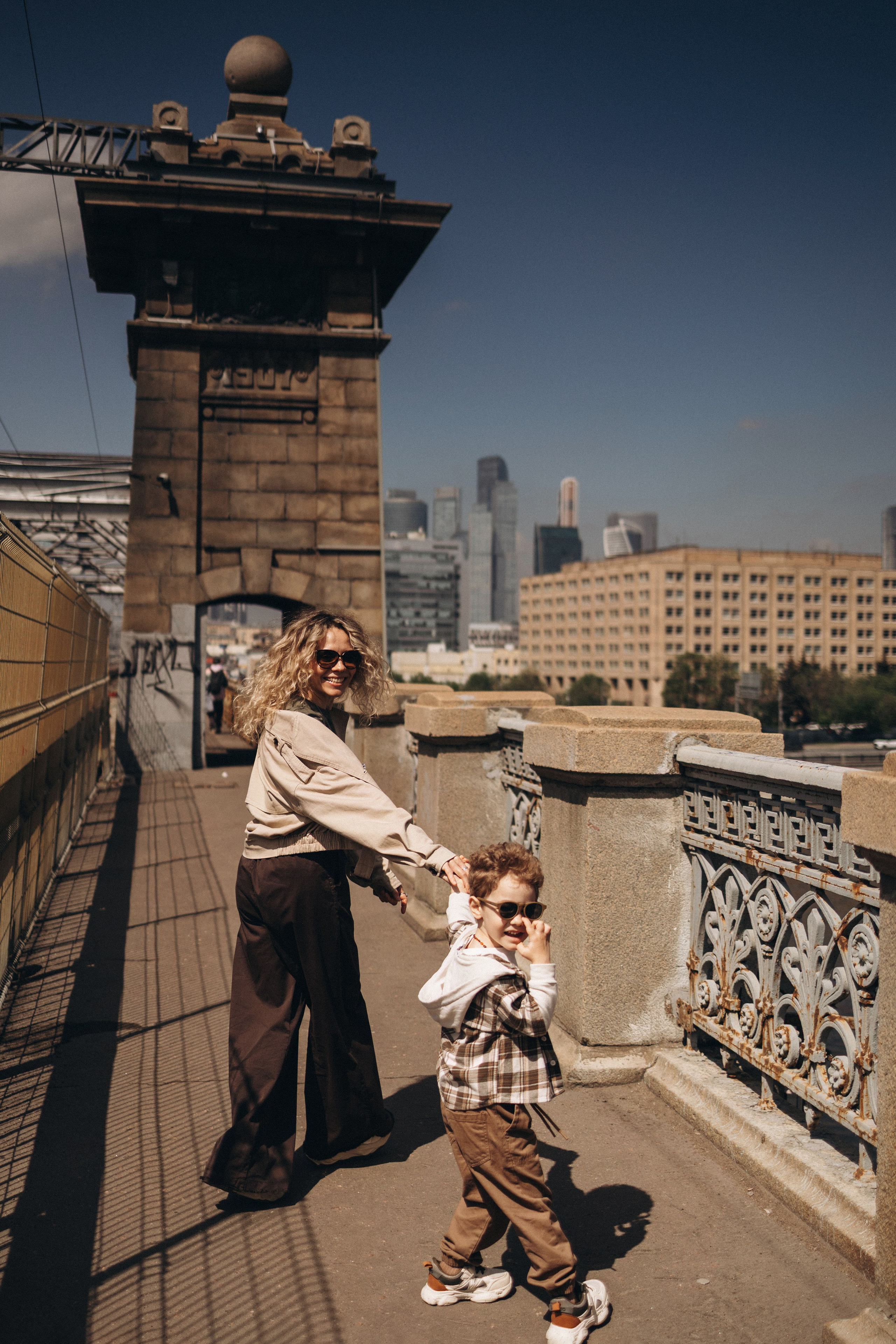 Женя и Яша, Бережковский мост. Семейный фотограф в Москве Марина Петра