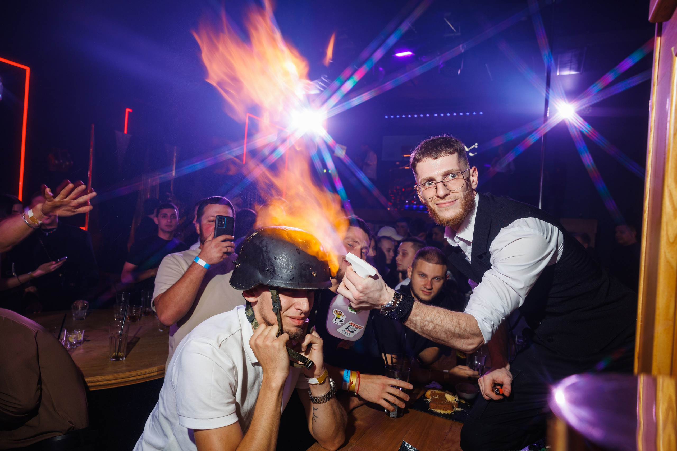 Бар XXXX 10 лет. Фотограф Ставрополь Петр Голубенко