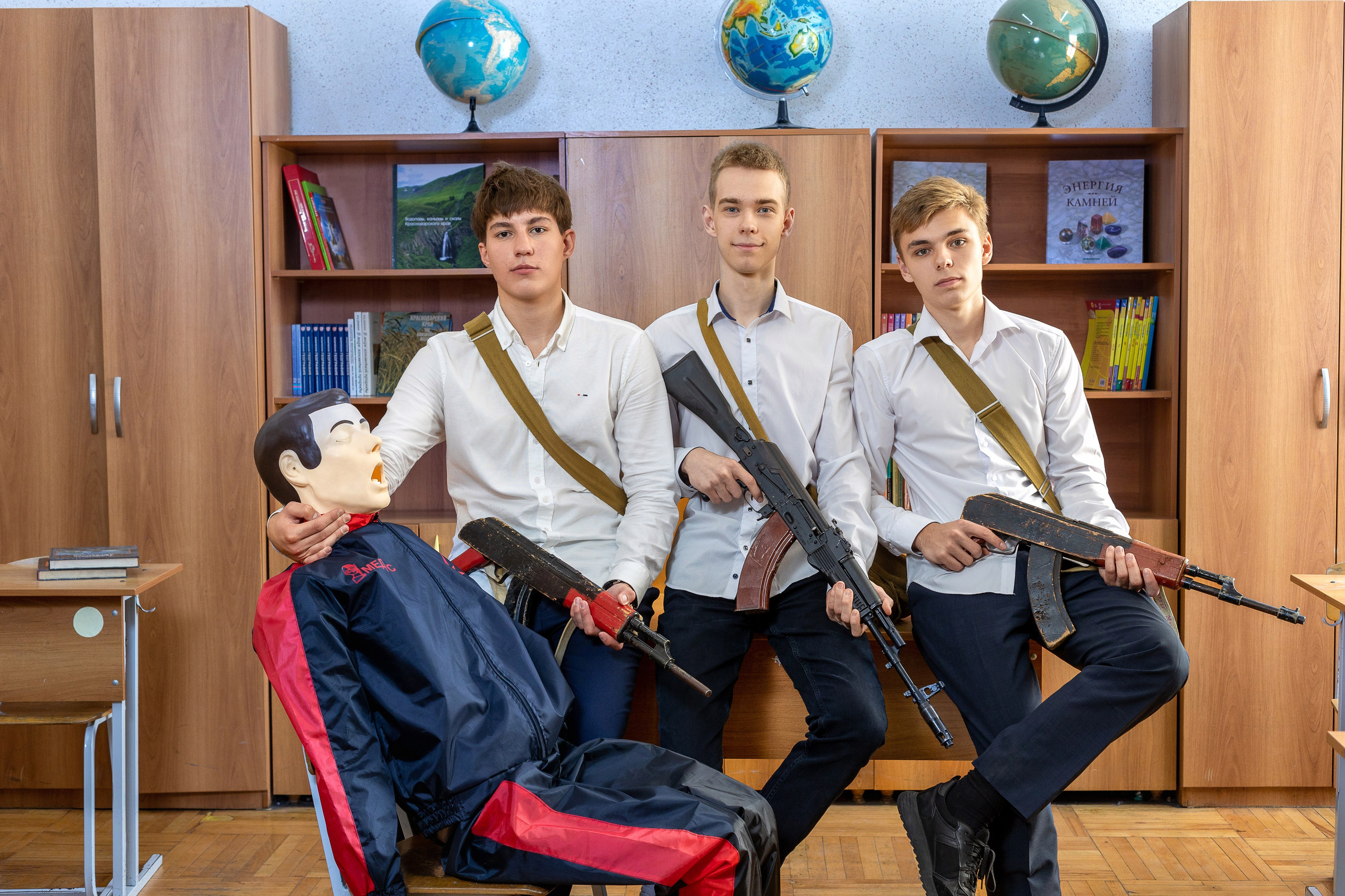 В школе. Выпускные альбомы Майкоп, Краснодар Елена Золотарева