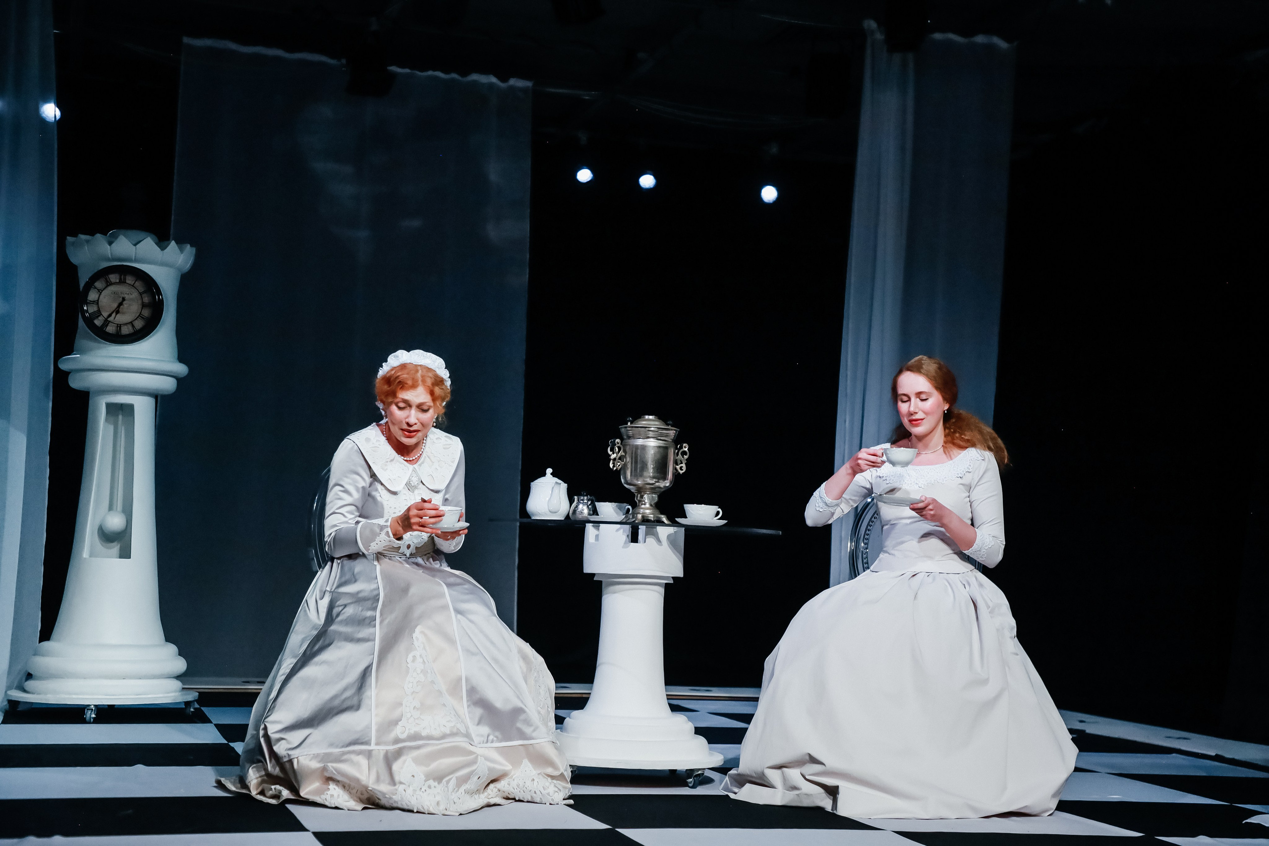 «Дядюшкин сон». Молодёжный театр алтая. Режиссер Дарья Камошина. Фоторепортаж. Театральная фотосъёмка