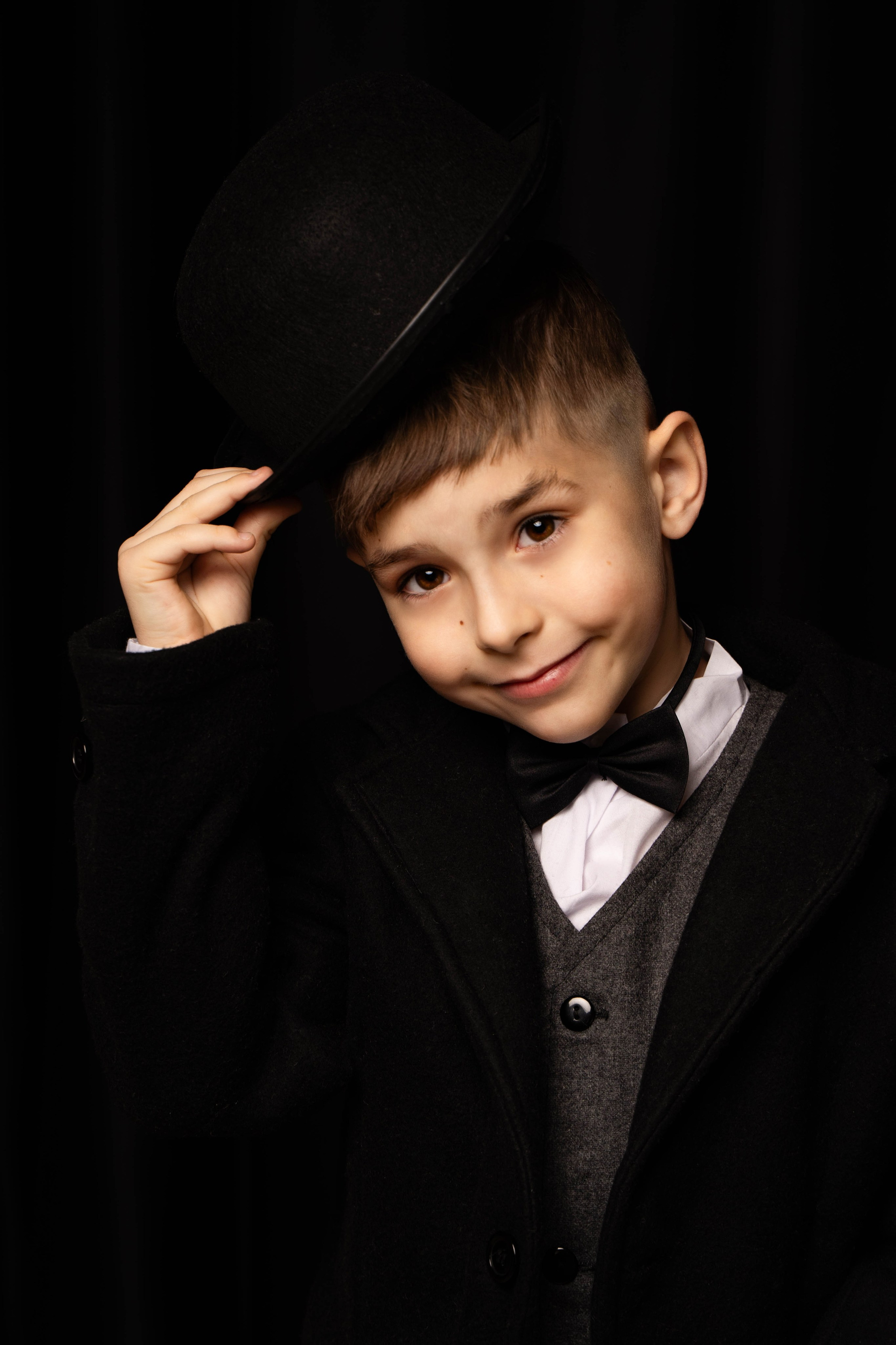 Артем в образе Ч. Чаплина. Студия детской фотографии