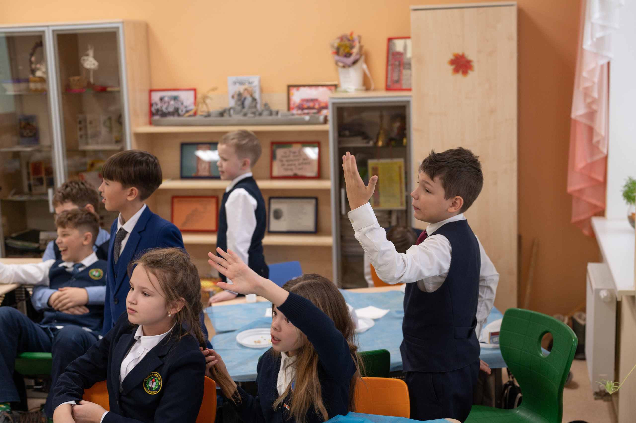 Репортаж мероприятия в классе 5Ж 16 гимназия 2024 г. Фотограф новорожденных, семейный детский в Тюмени Татьяна Морозова