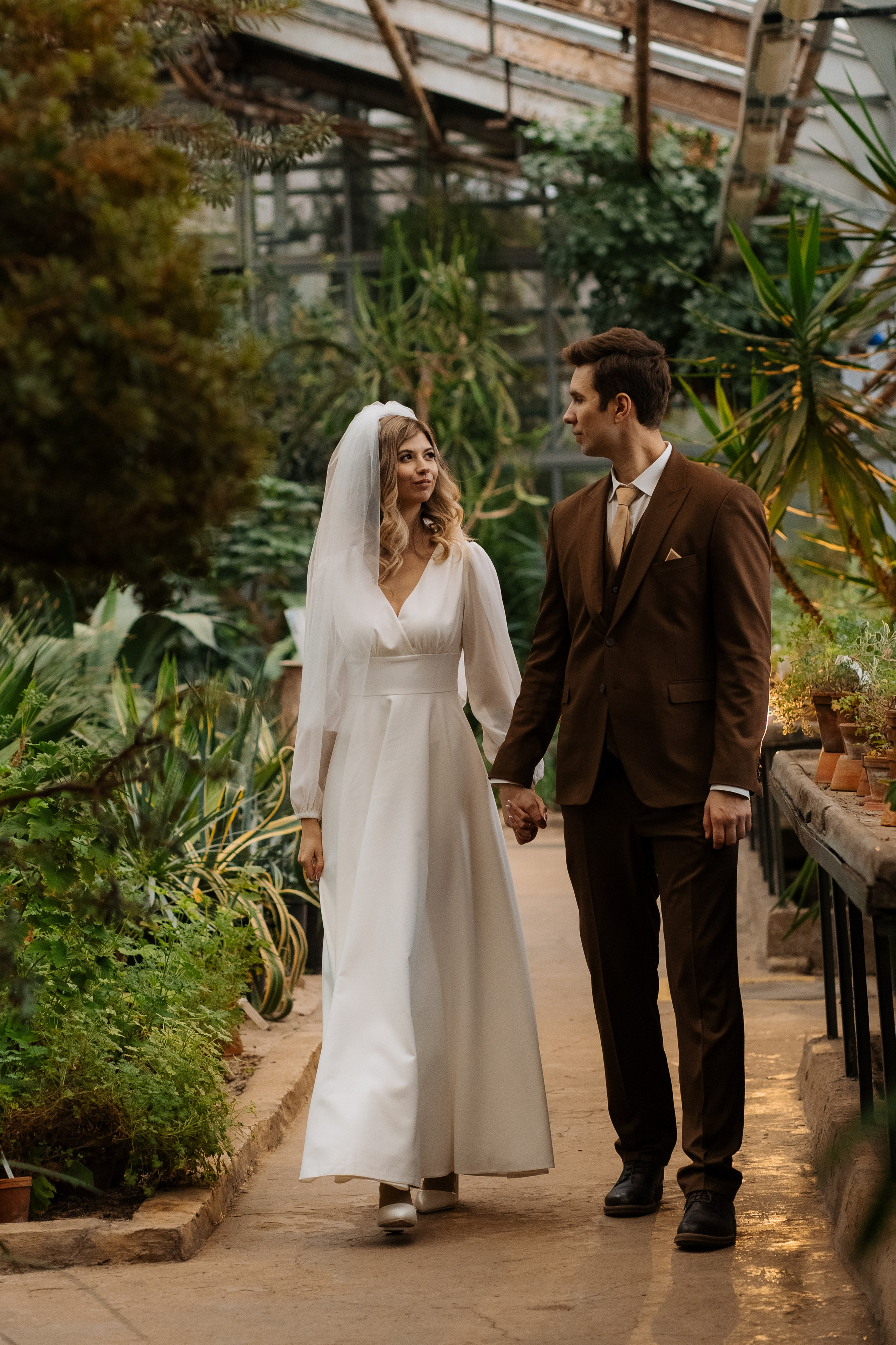 Свадебная фотосессия в оранжерее, Москва. Свадебный фотограф в Москве Анна Полушина