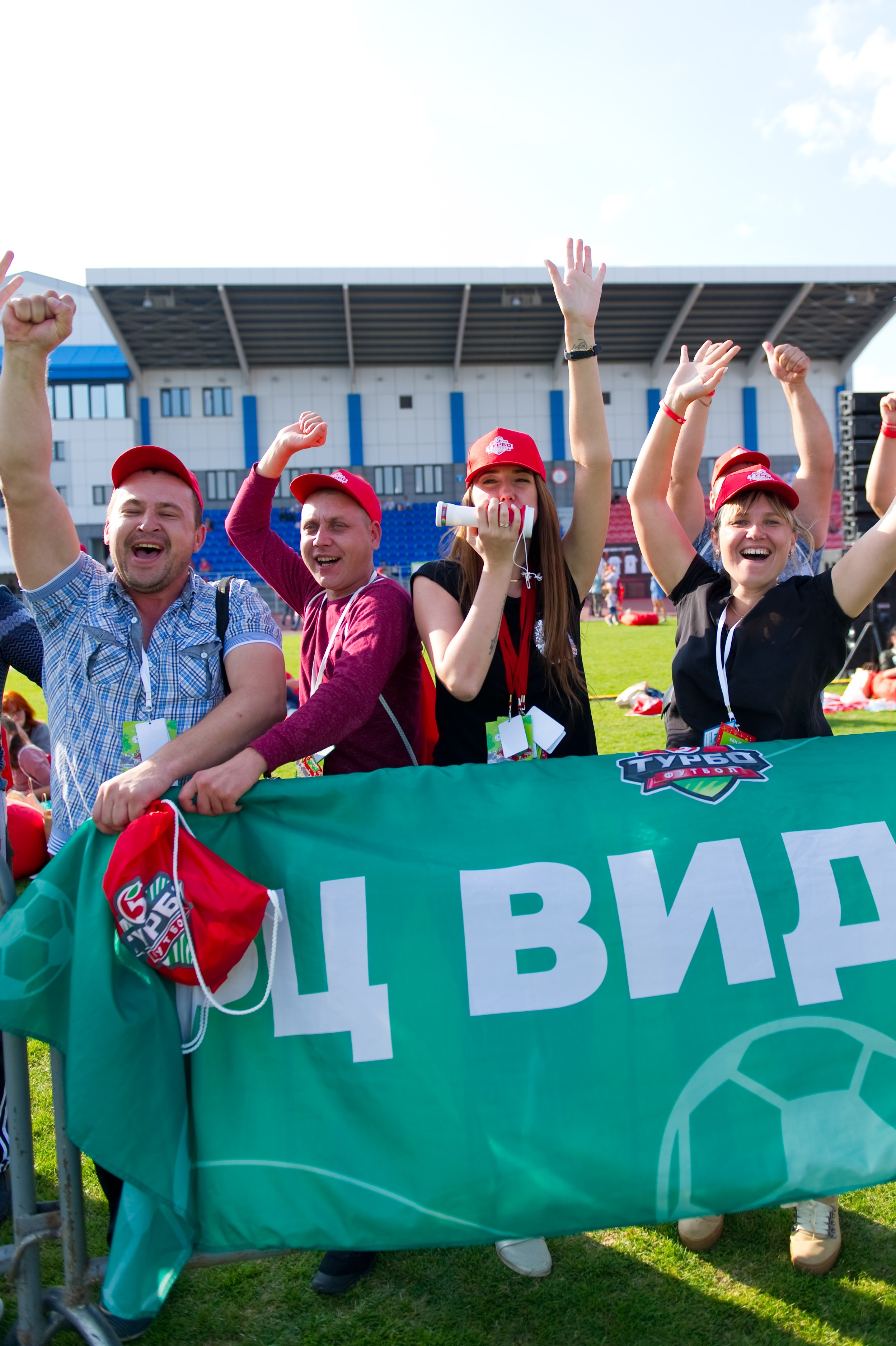 Турбофутбол (корпоративное соревнование «Пятерочки»). Репортажный фотограф и видеограф Слава Думчев. Тимбилдинги, отчетники, корпоративы