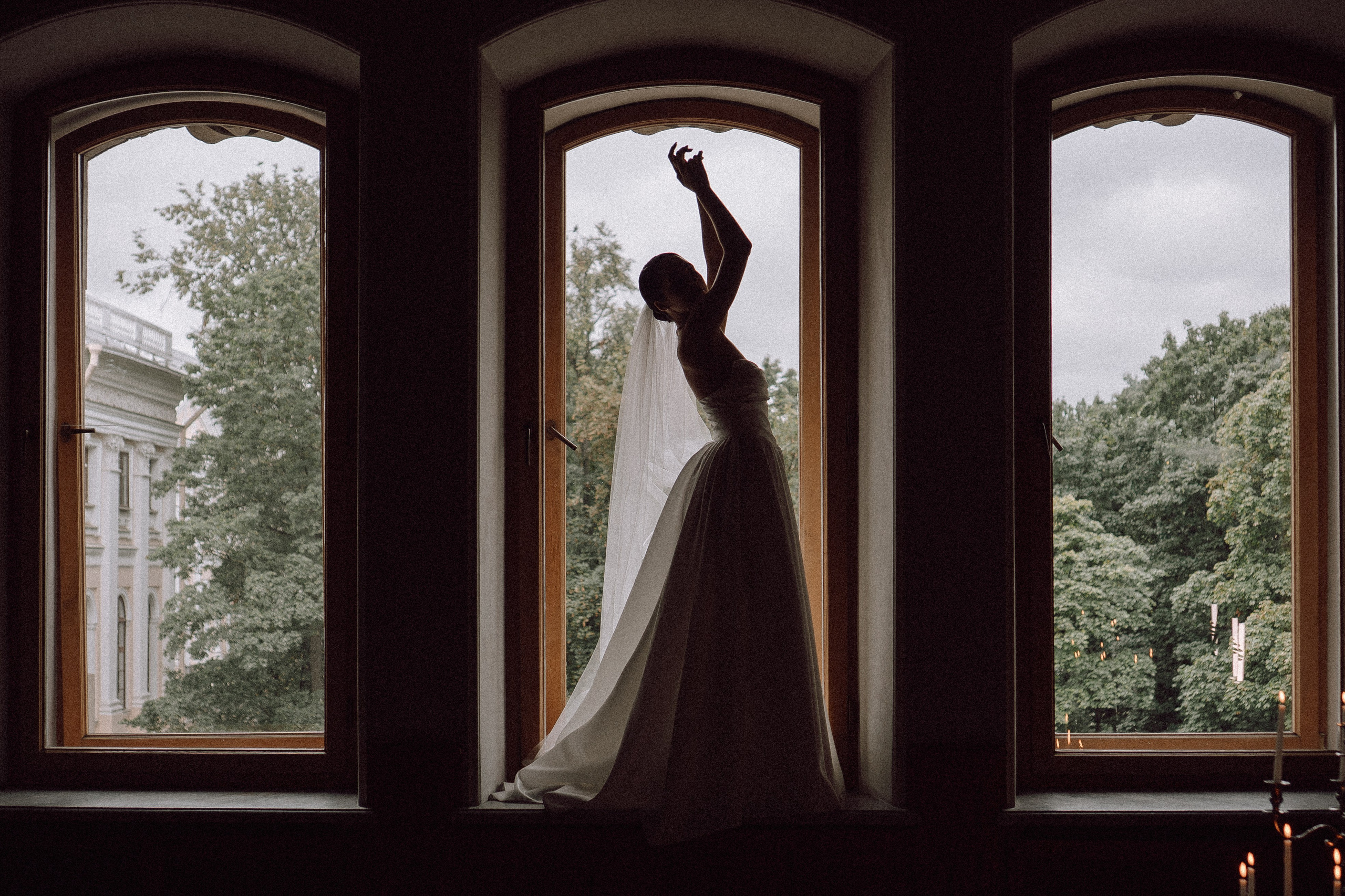 СВАДЕБНАЯ ПРОГУЛКА В САНТК-ПЕТЕРБУРГЕ (ИСАКИЕВСКИЙ СОБОР, ЗИМНЯЯ КАНАВКА, ЭРМИТАЖ И БОЛЬШАЯ МОРСКАЯ УЛИЦА). Профессиональный фотограф, Санкт-Петербург — Виктория Богомолова