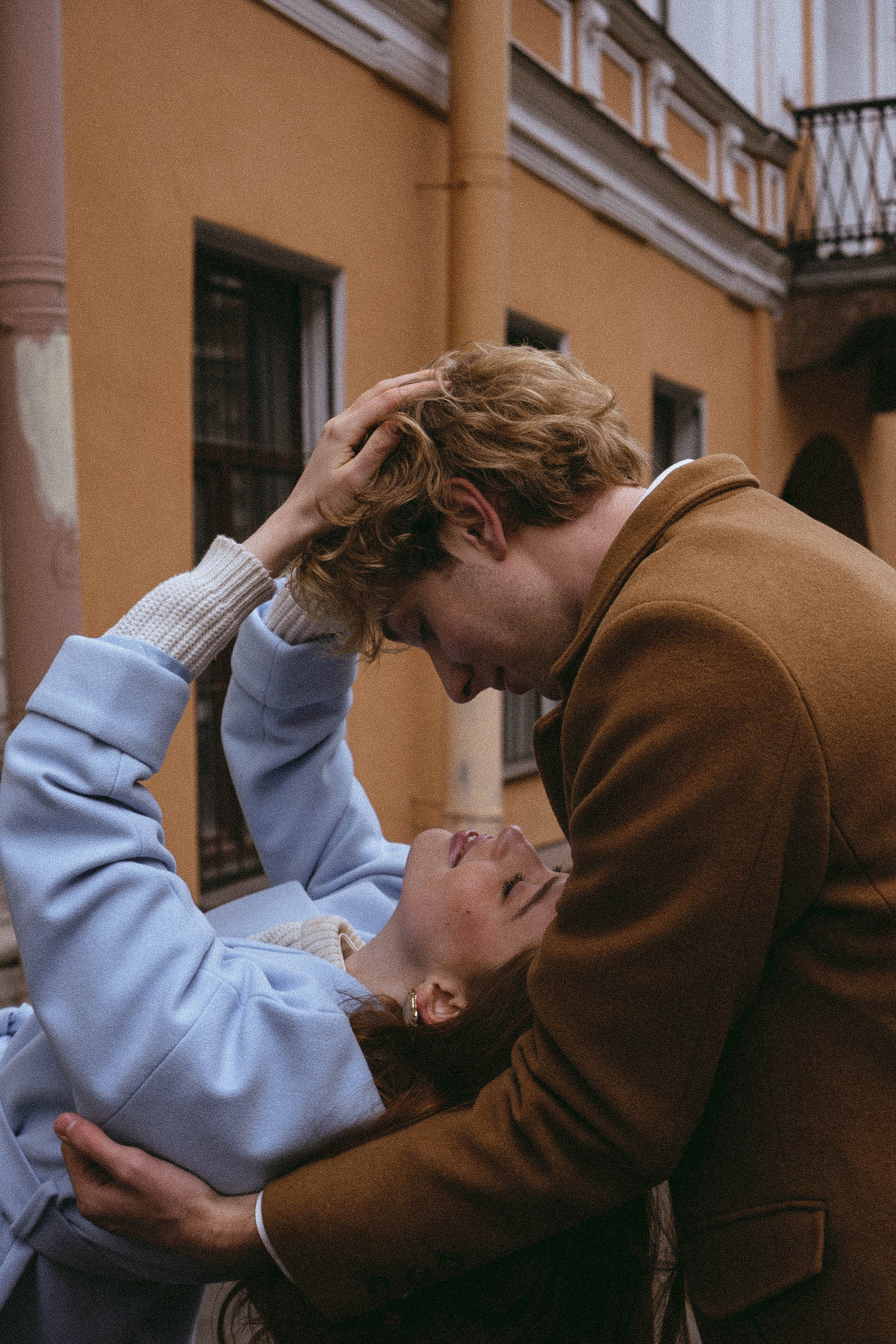 СВАДЕБНАЯ ПРОГУЛКА ПО ПЕТРОГРАДКЕ ВЕСНОЙ (ФОТОСЕССИИЯ ПАРЫ СВАДЕБНАЯ). Профессиональный фотограф, Санкт-Петербург — Виктория Богомолова