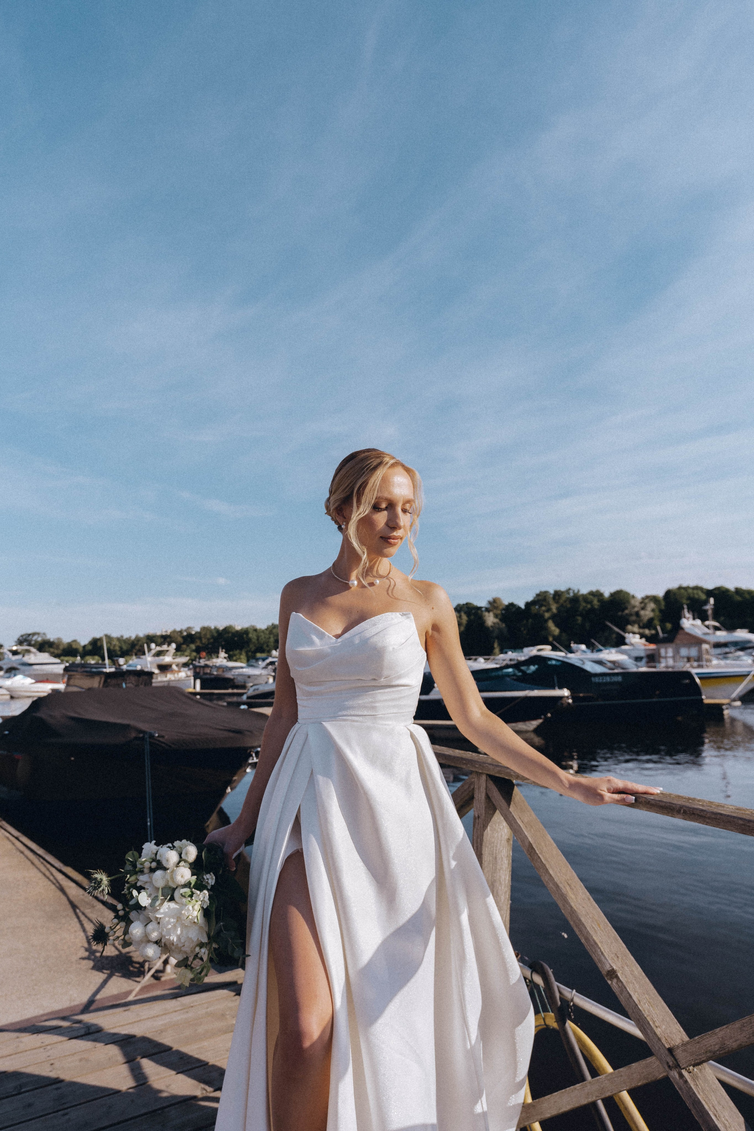 СВАДЕНБНАЯ СЬЕМКА НА КАТЕРЕ ПО КАНАЛАМ САНКТ-ПЕТЕРБУРГА И В АКВАТОРИИ НЕВЫ. Профессиональный фотограф, Санкт-Петербург — Виктория Богомолова