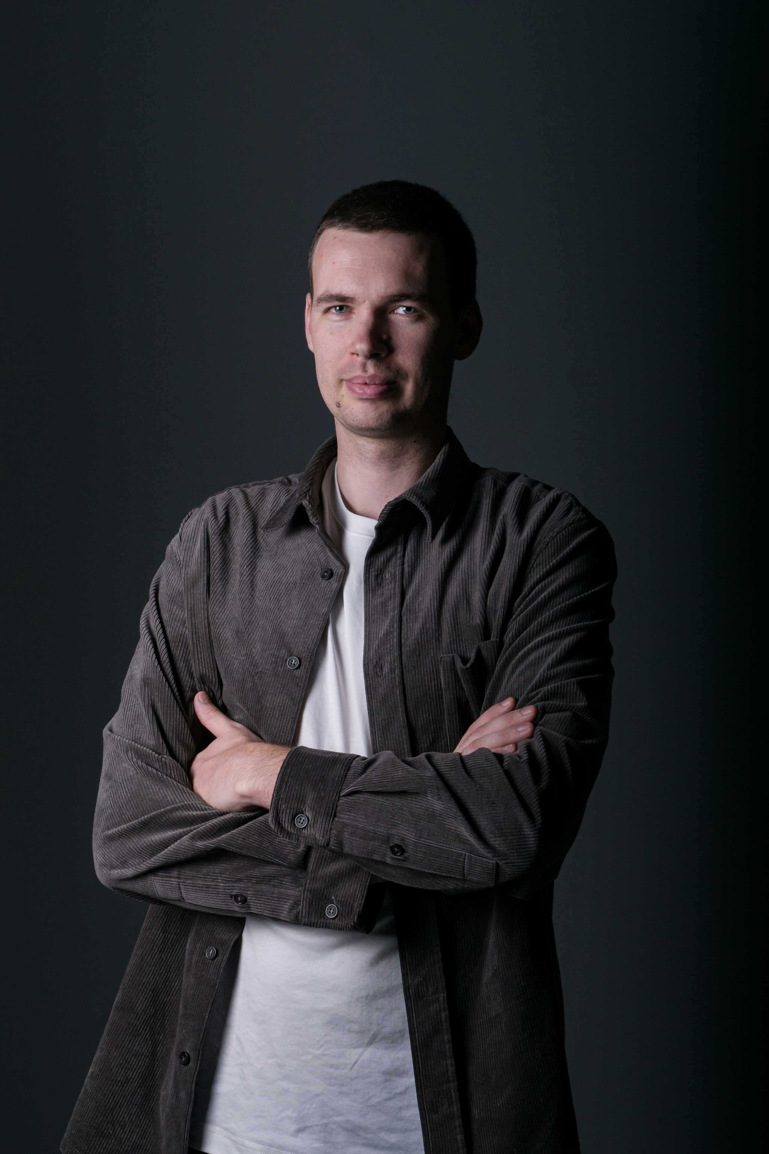 М и В. Фотограф