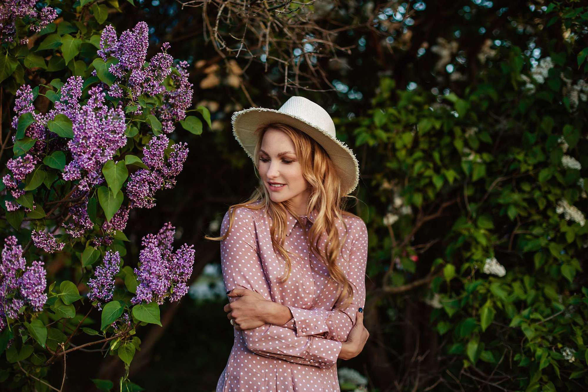 В сиреневом саду. Семейный фотограф в Москве Вера Гук