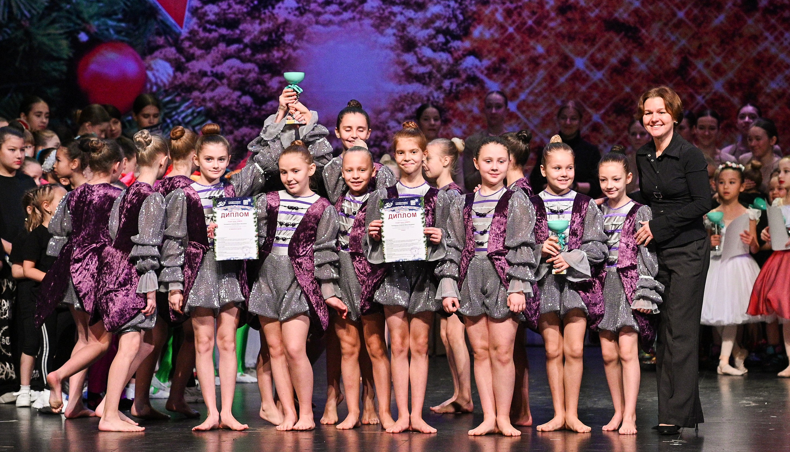 14.11.2024 «Новогодний Звездопад Талантов» Фестивальное движение «Шаг к мечте» г. Москва. Медиастудия Фото Концепт