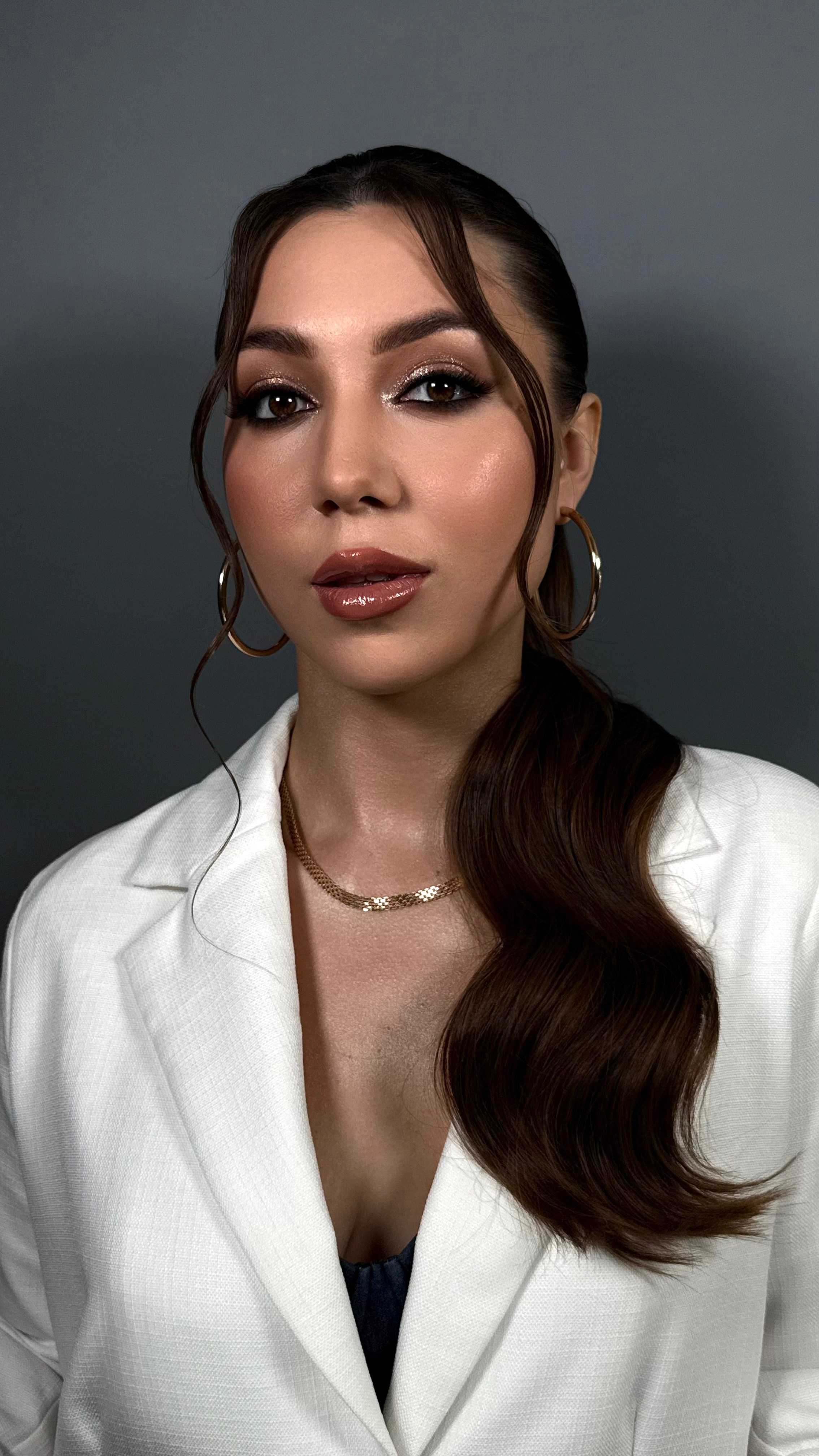 Образы. Студия визажистов, стилистов по прическам, бровистов и мастеров по ресницам