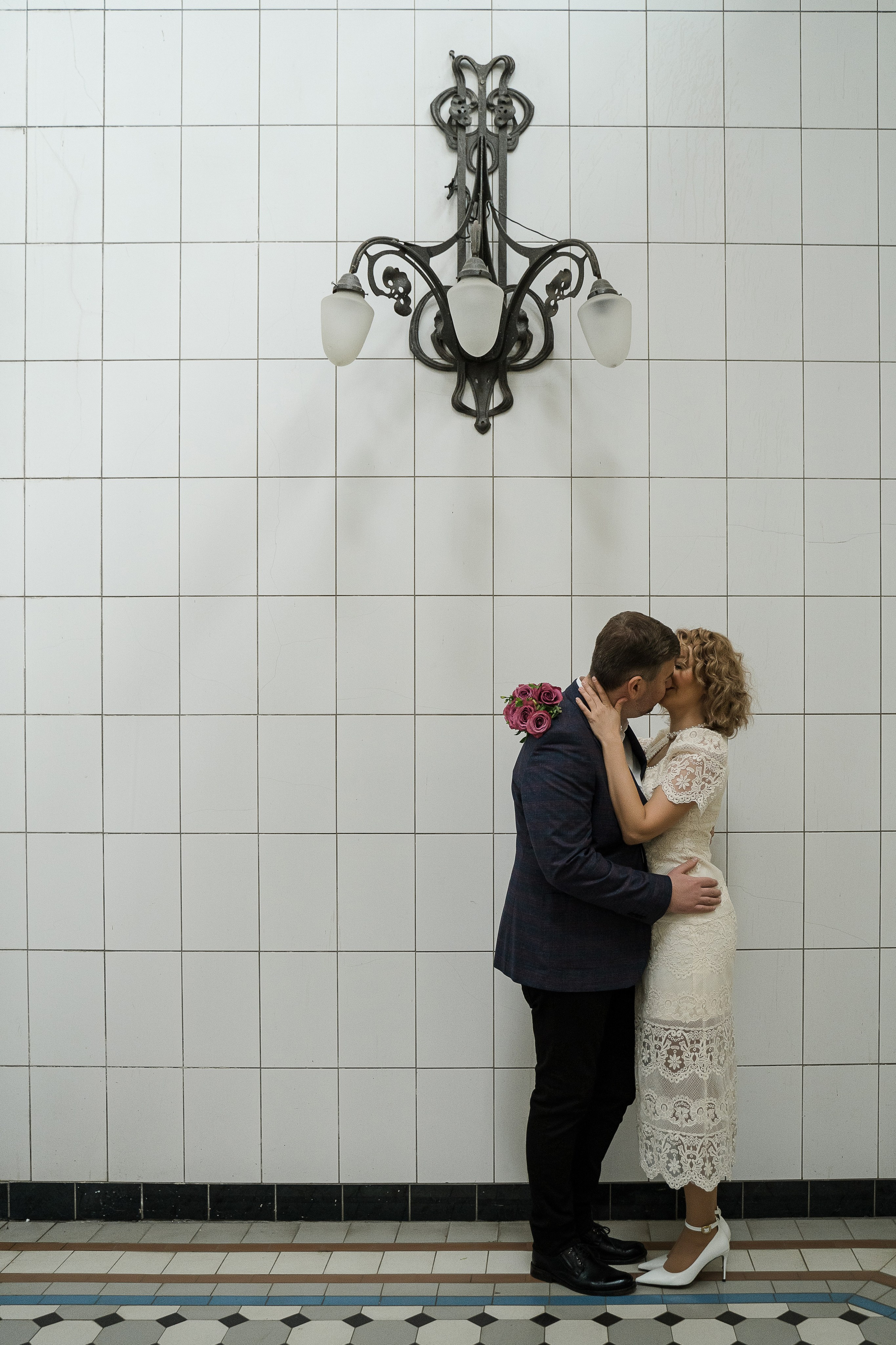 Свадебная фотосессия на Витебском вокзале. Свадебный и семейный фотограф в Пушкине и Санкт-Петербурге Мария Филиппова