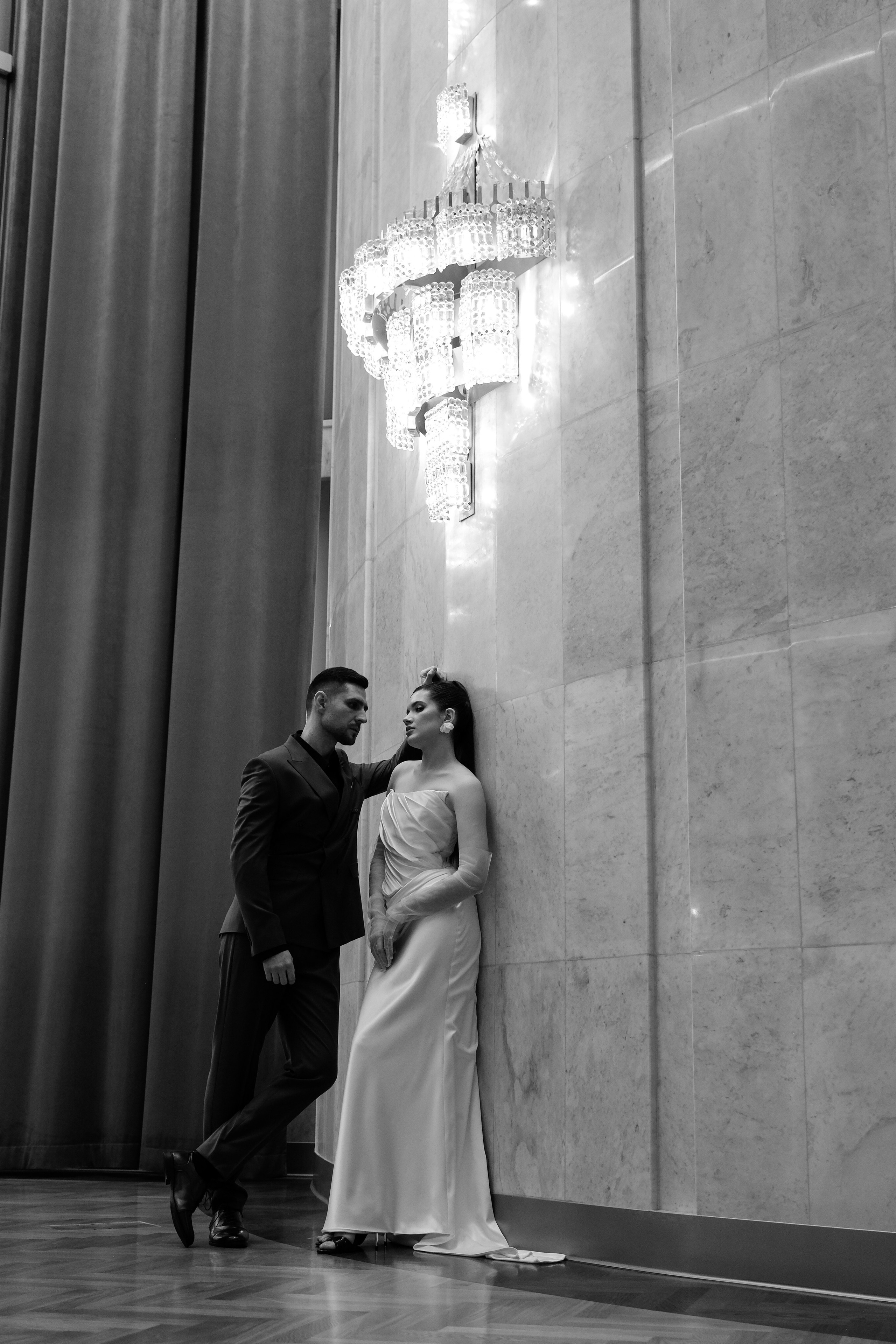 Свадебная фотосессия в театре драмы имени Наума Орлова. Свадебный фотограф в Челябинске Сырчикова Наталья