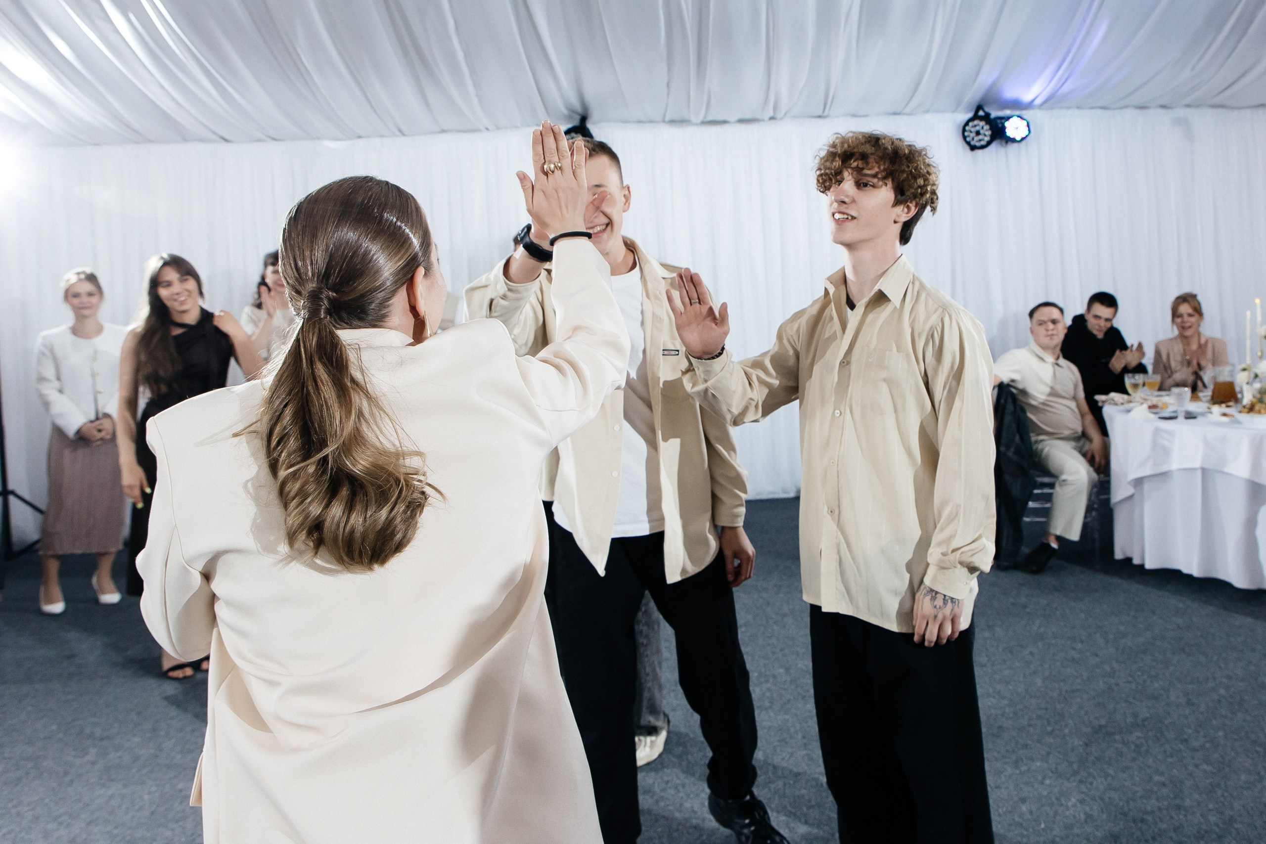 А | А. Любовь, танцы и котики 🐾. Свадебный фотограф Настя Шелл г. Череповец