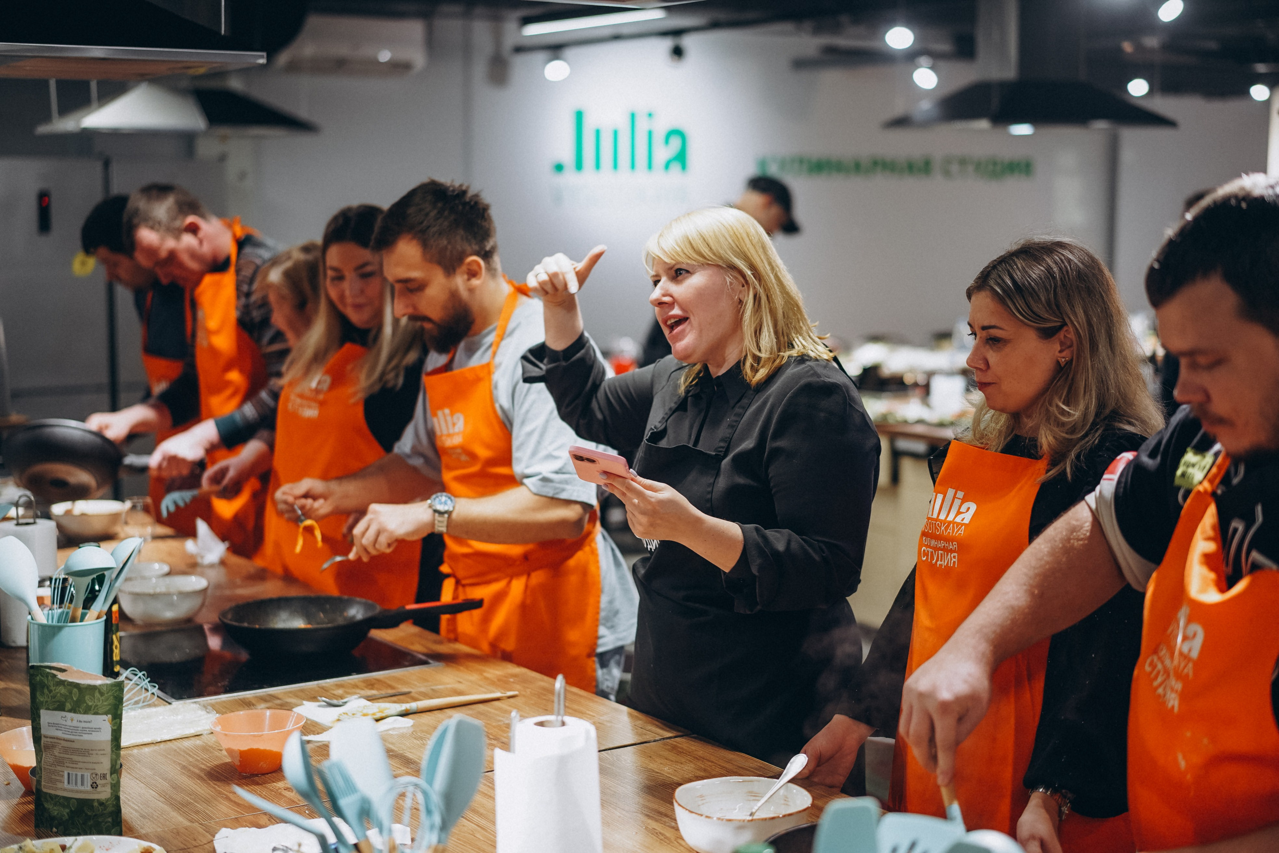 Репортаж с кулинарной студии Юлии Высоцкой. Портретный фотограф в Москве Илья Корненков
