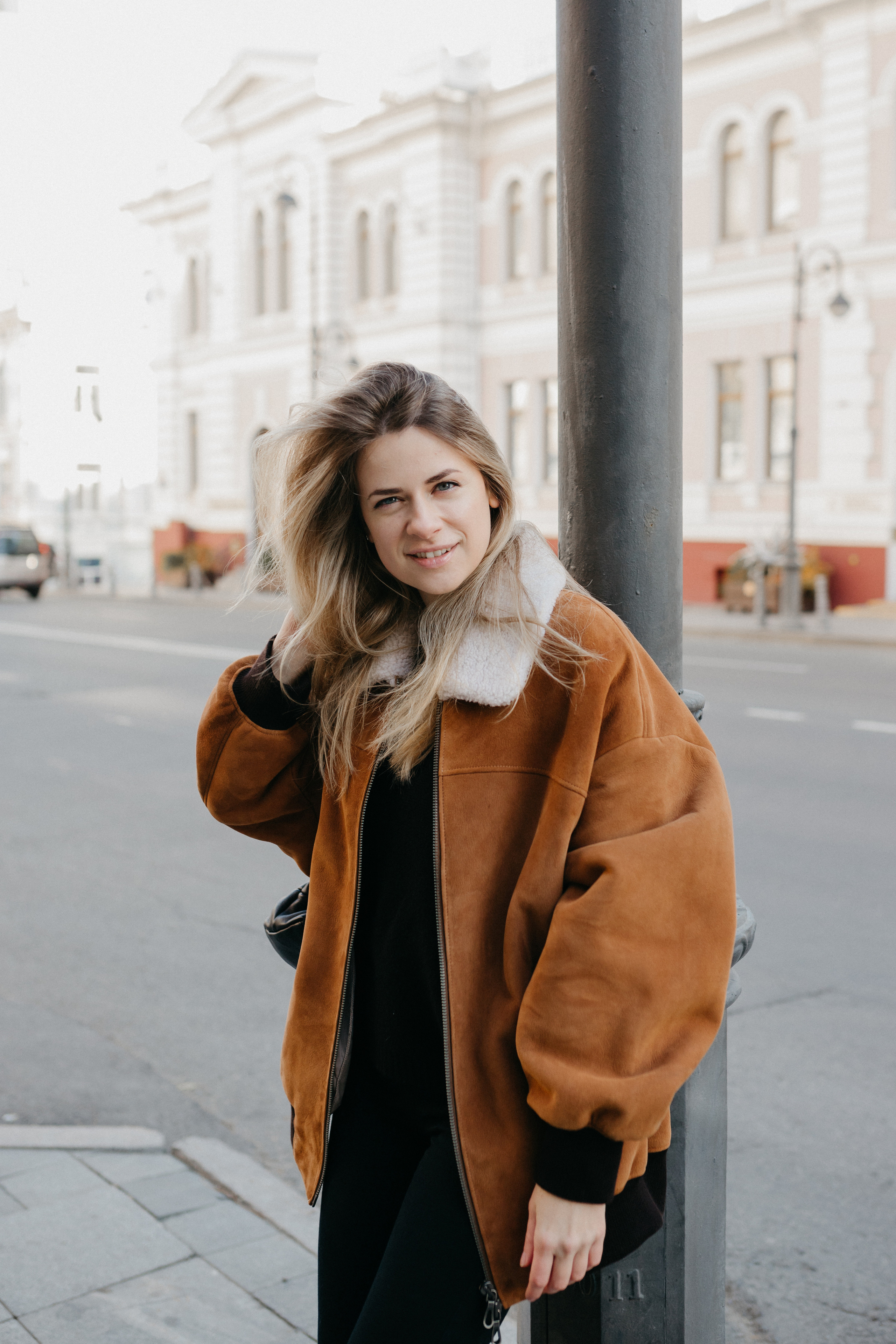 Юля. Городская прогулка. Услуги Фото и Ретуши