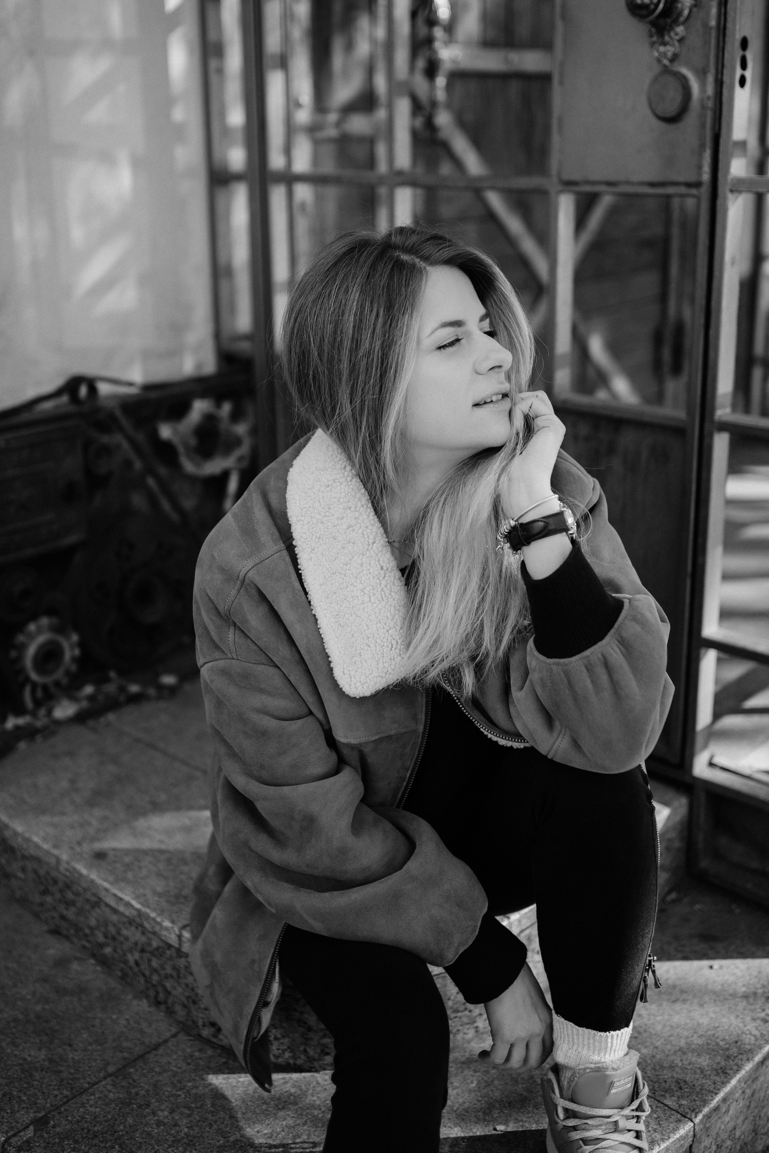 Юля. Городская прогулка. Услуги Фото и Ретуши