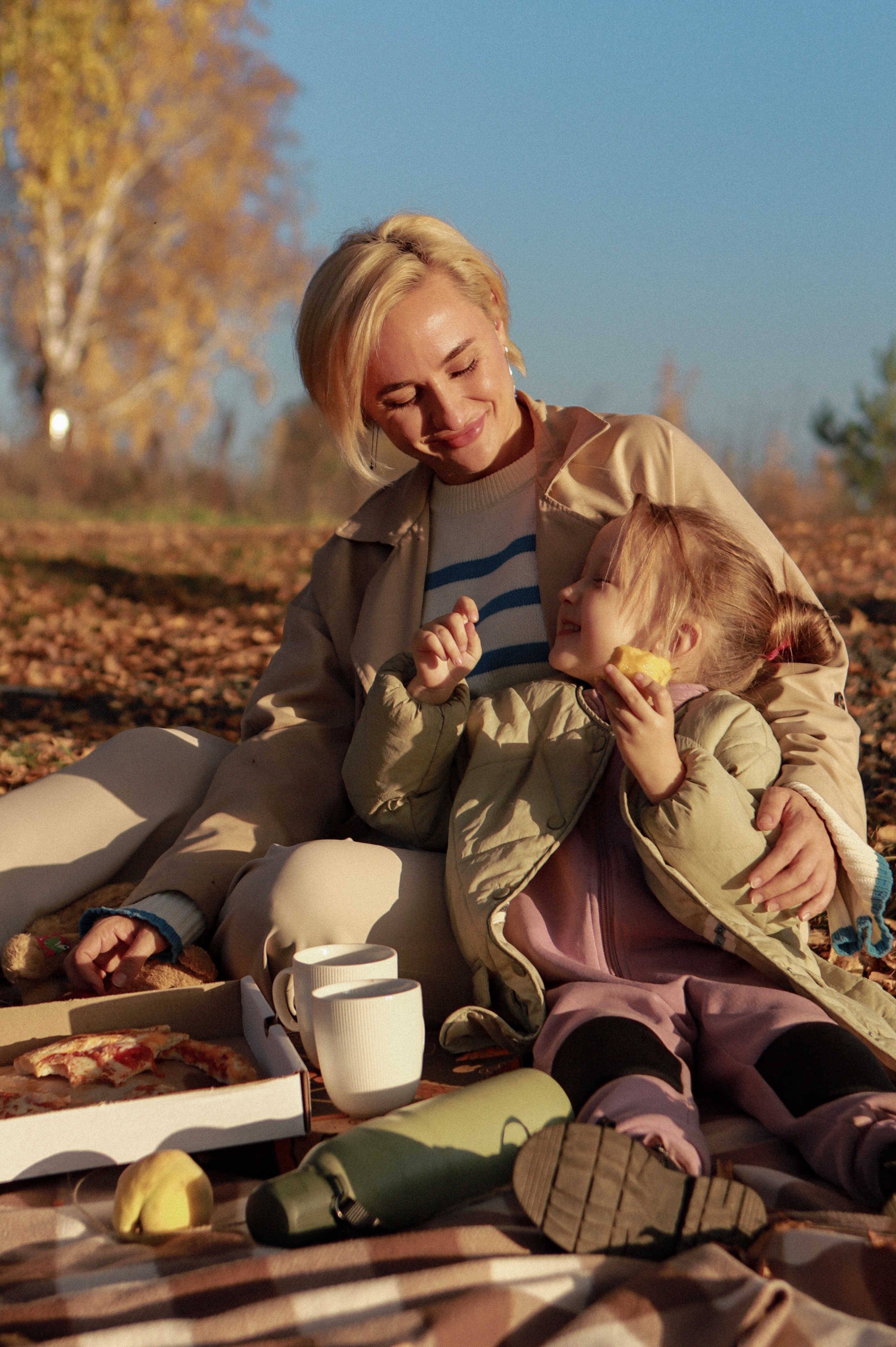 Семейная фотосессия - Осенний закат у озера. Семейный и женский фотограф Кемерово Мария Степ