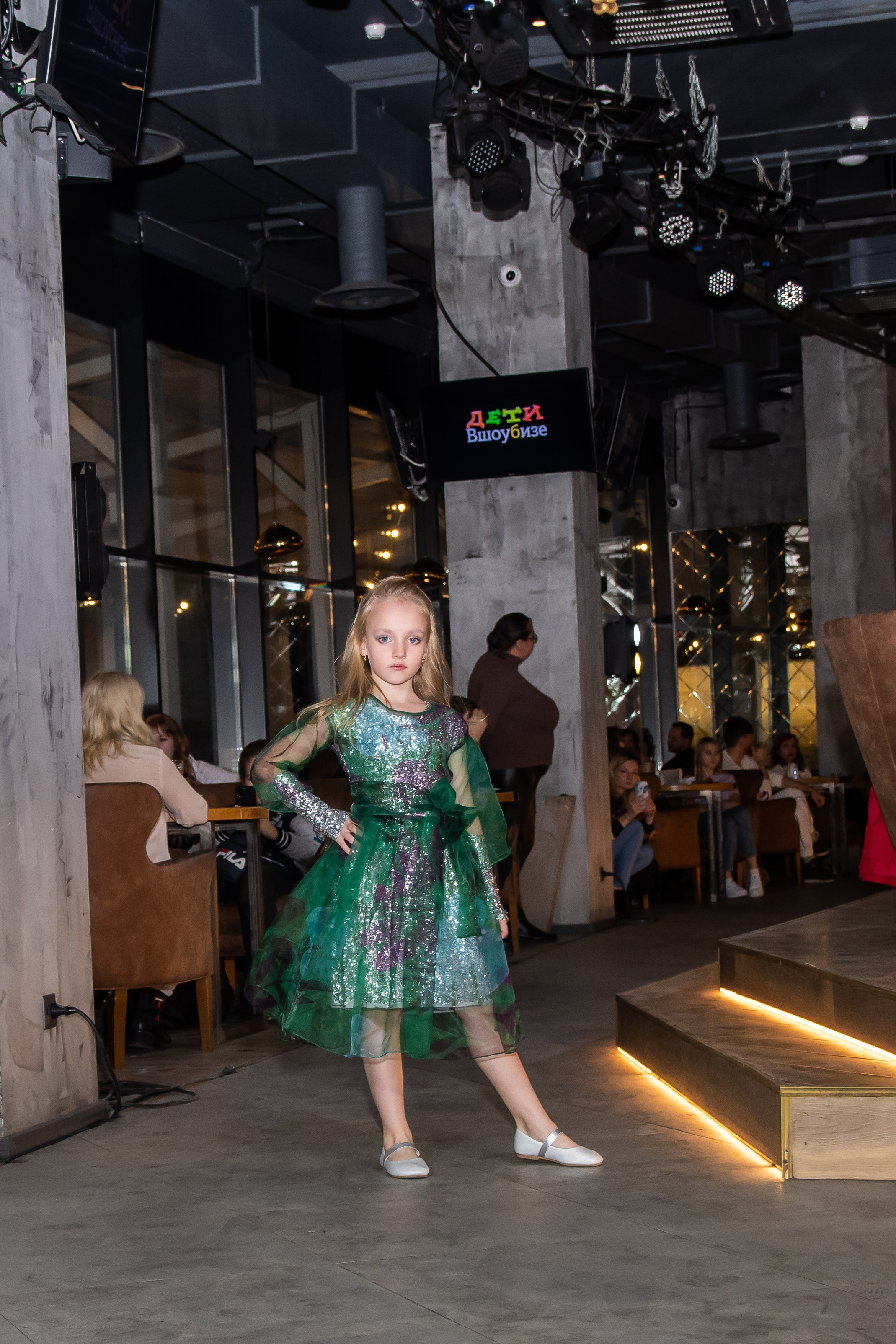 Показ в Питерлэнде (Кетрин Булас). Фотограф Виктория Щербинина в Санкт-Петербурге и Москве